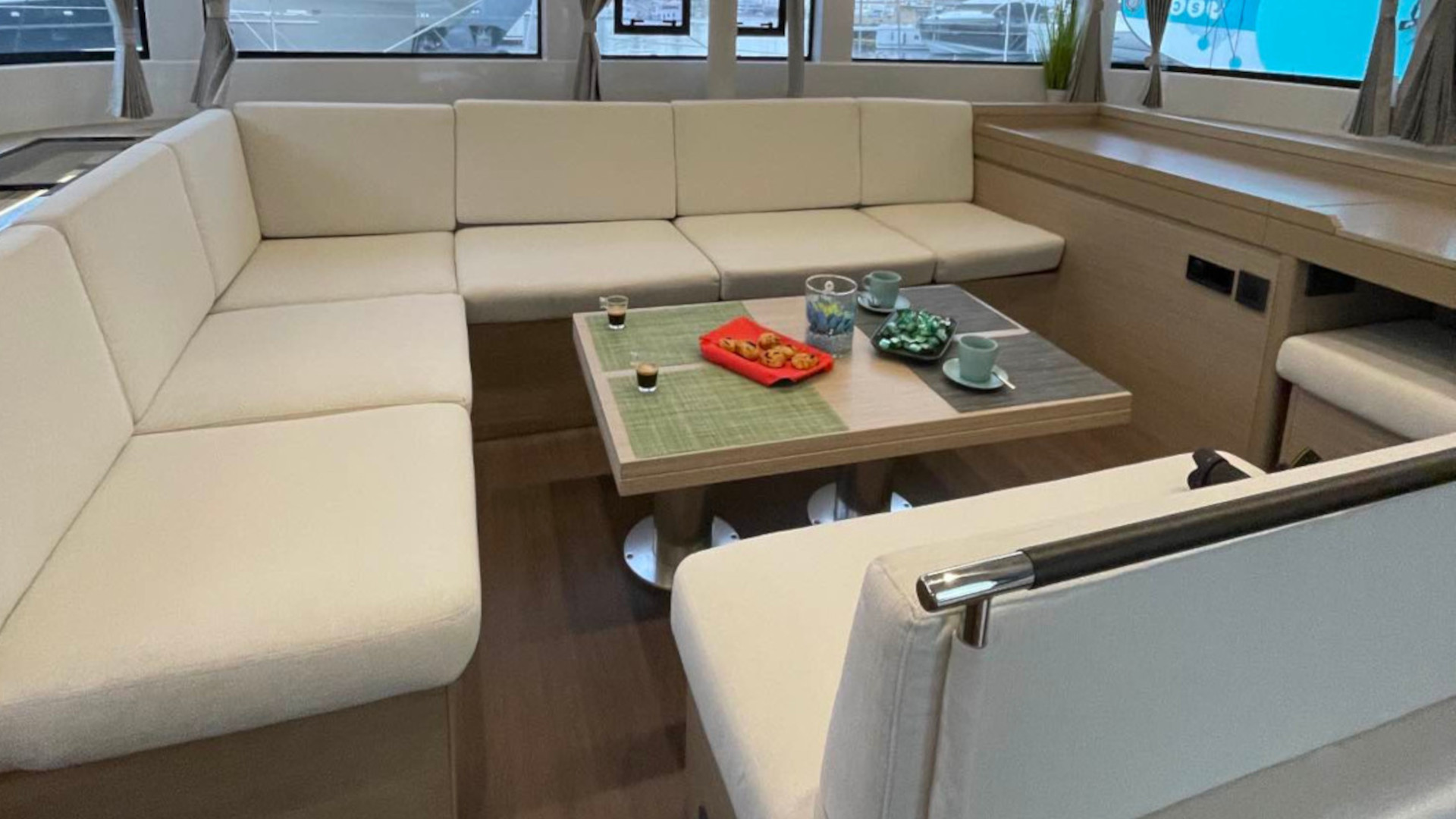 Lagoon 51 (LUXURY Equipped, SKIPPERED only) — photo 4
