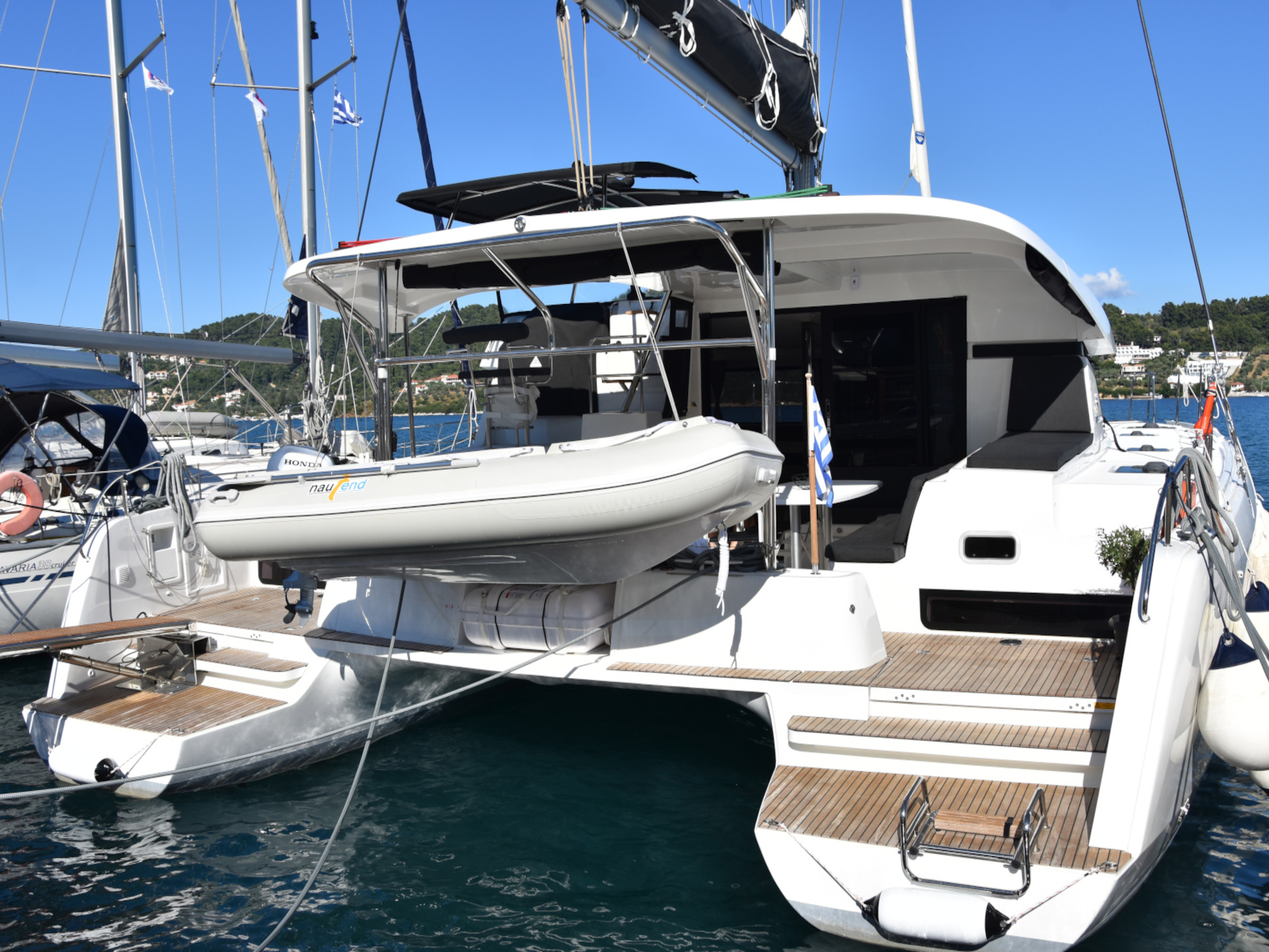 Lagoon 42 (AC, Gen, Watermaker) — photo 1