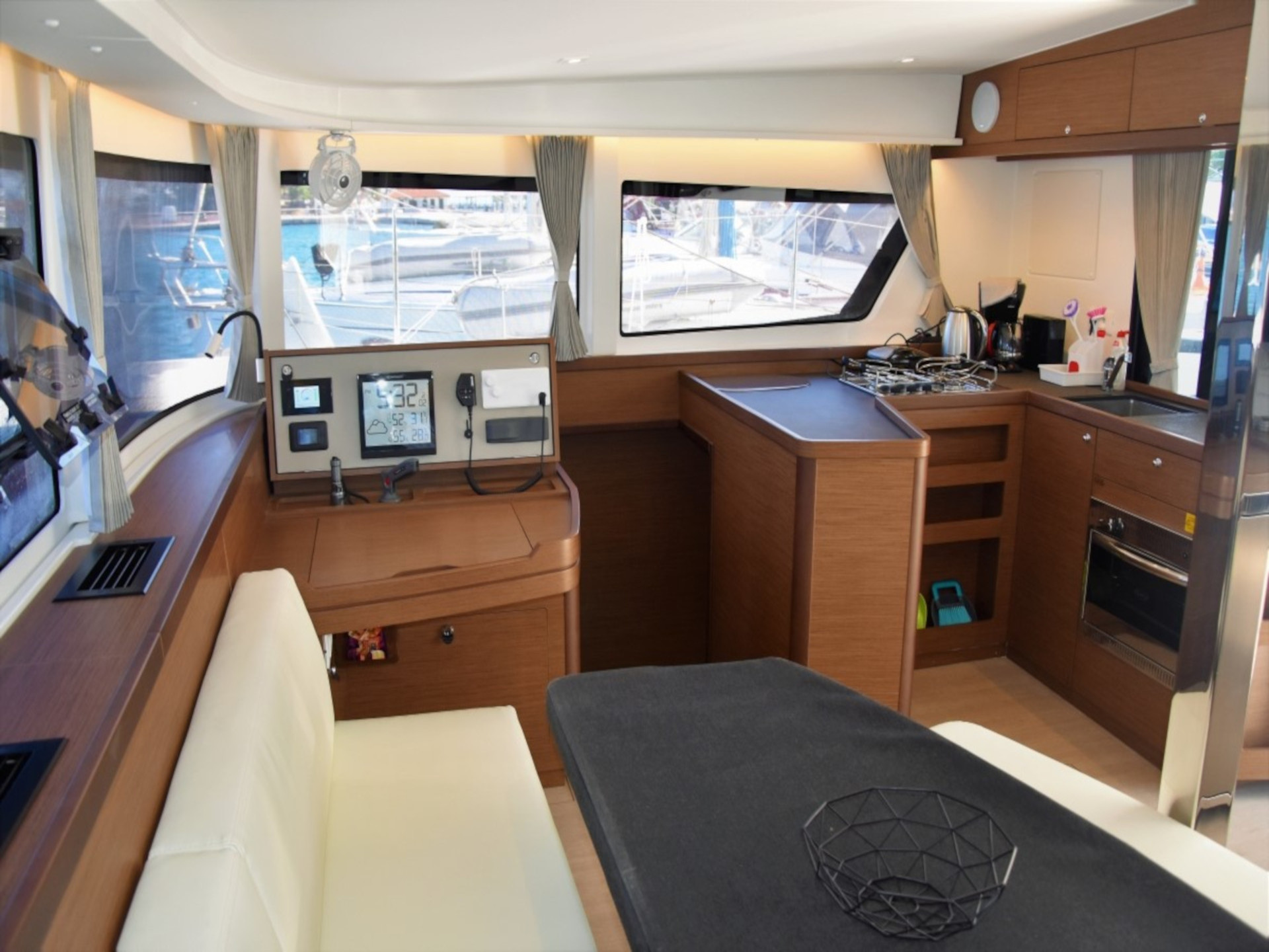 Lagoon 42 (AC, Gen, Watermaker) — photo 13