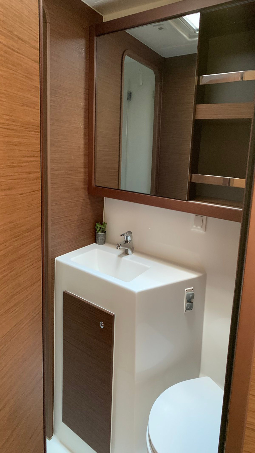 Lagoon 42 (, Watermaker, Gen)_12 — photo 5