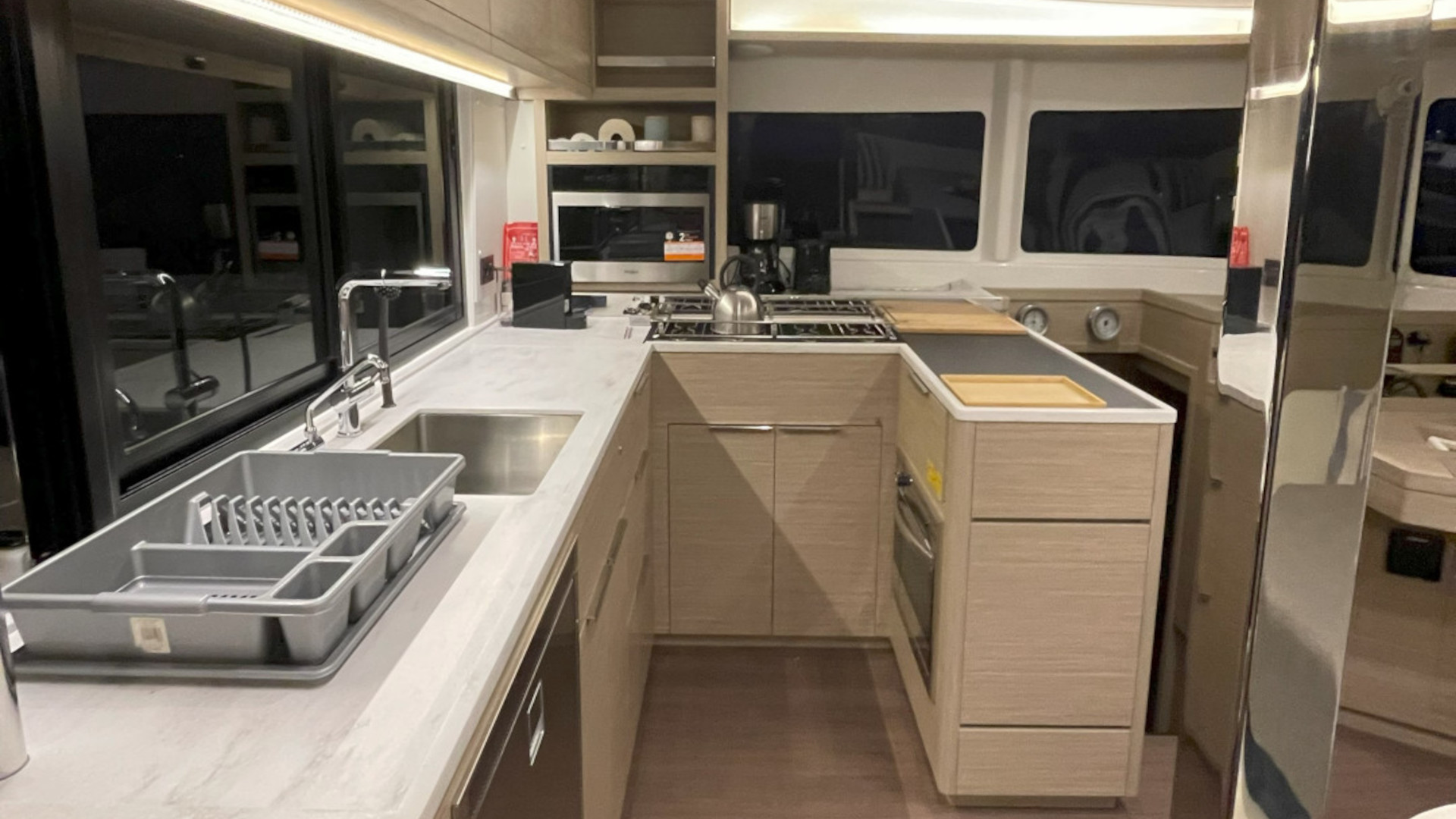 Lagoon 46 (LUXURY Equipped, SKIPPERED only) — photo 19