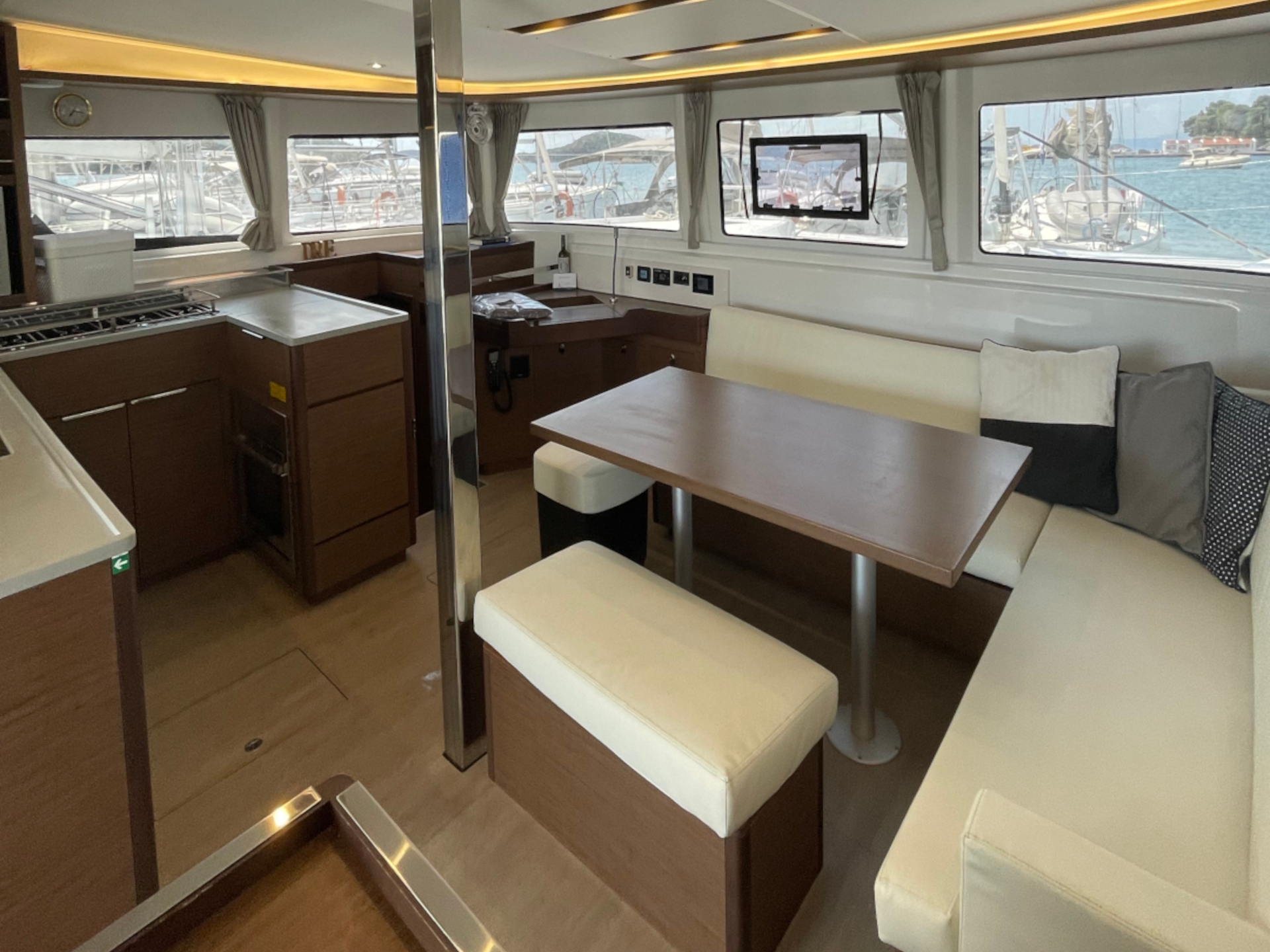 Lagoon 46 (AC, Gen, Watermaker) — photo 5