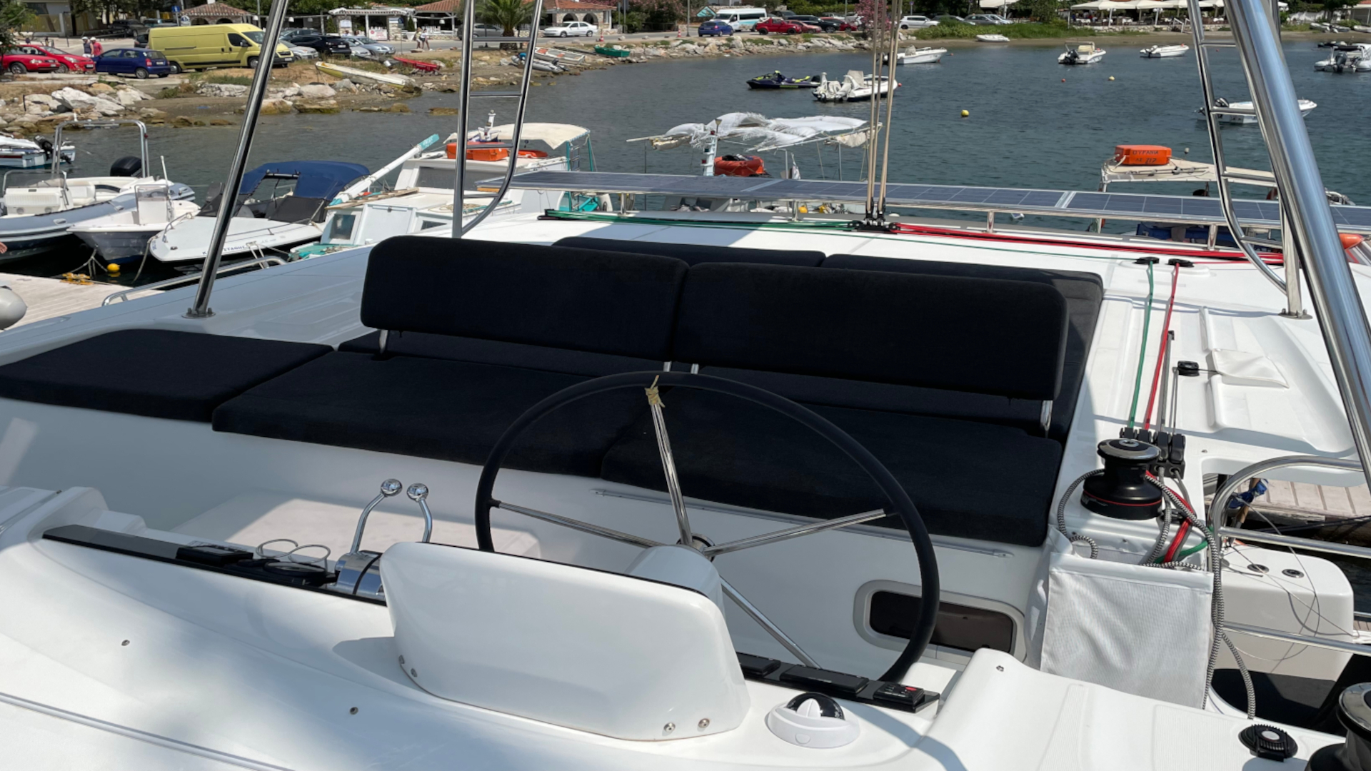 Lagoon 46 (AC, Gen, Watermaker) — photo 16