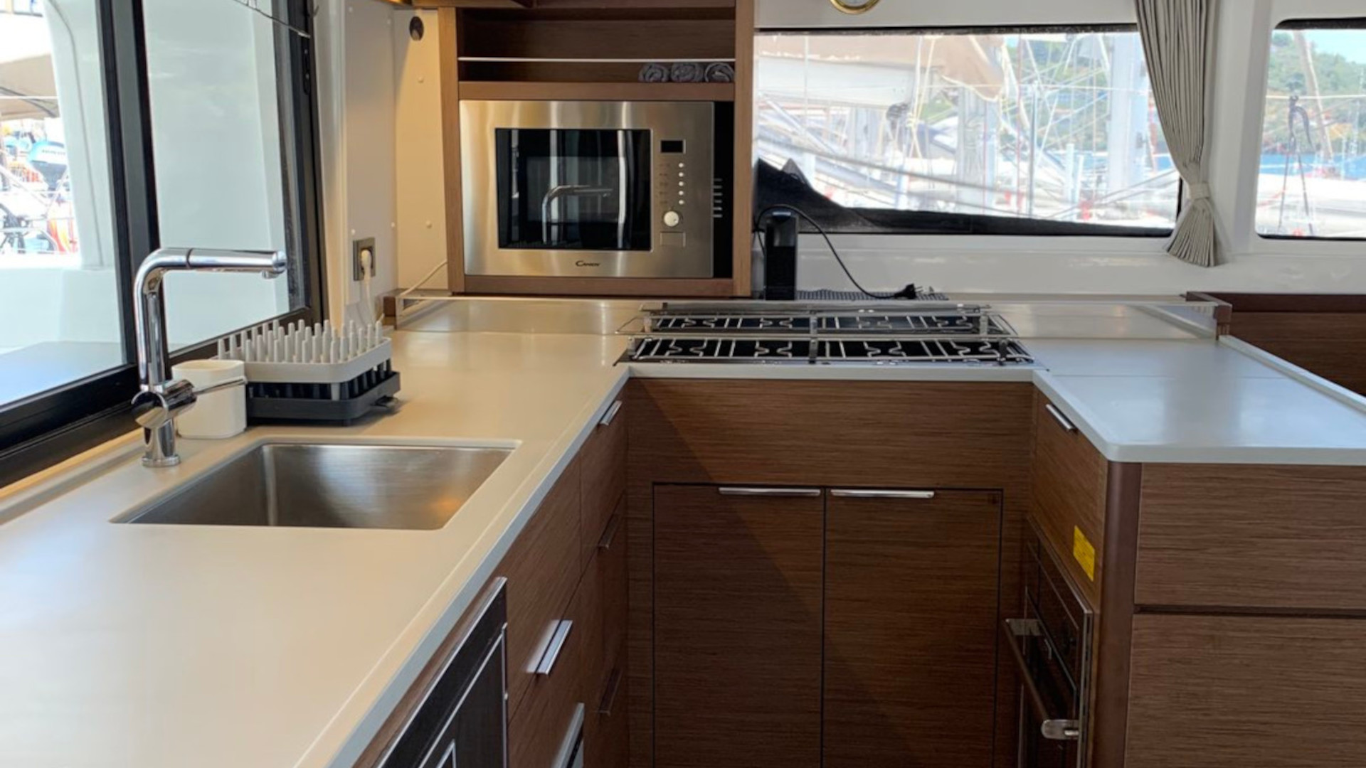 Lagoon 46 (AC, Gen, Watermaker) — photo 2
