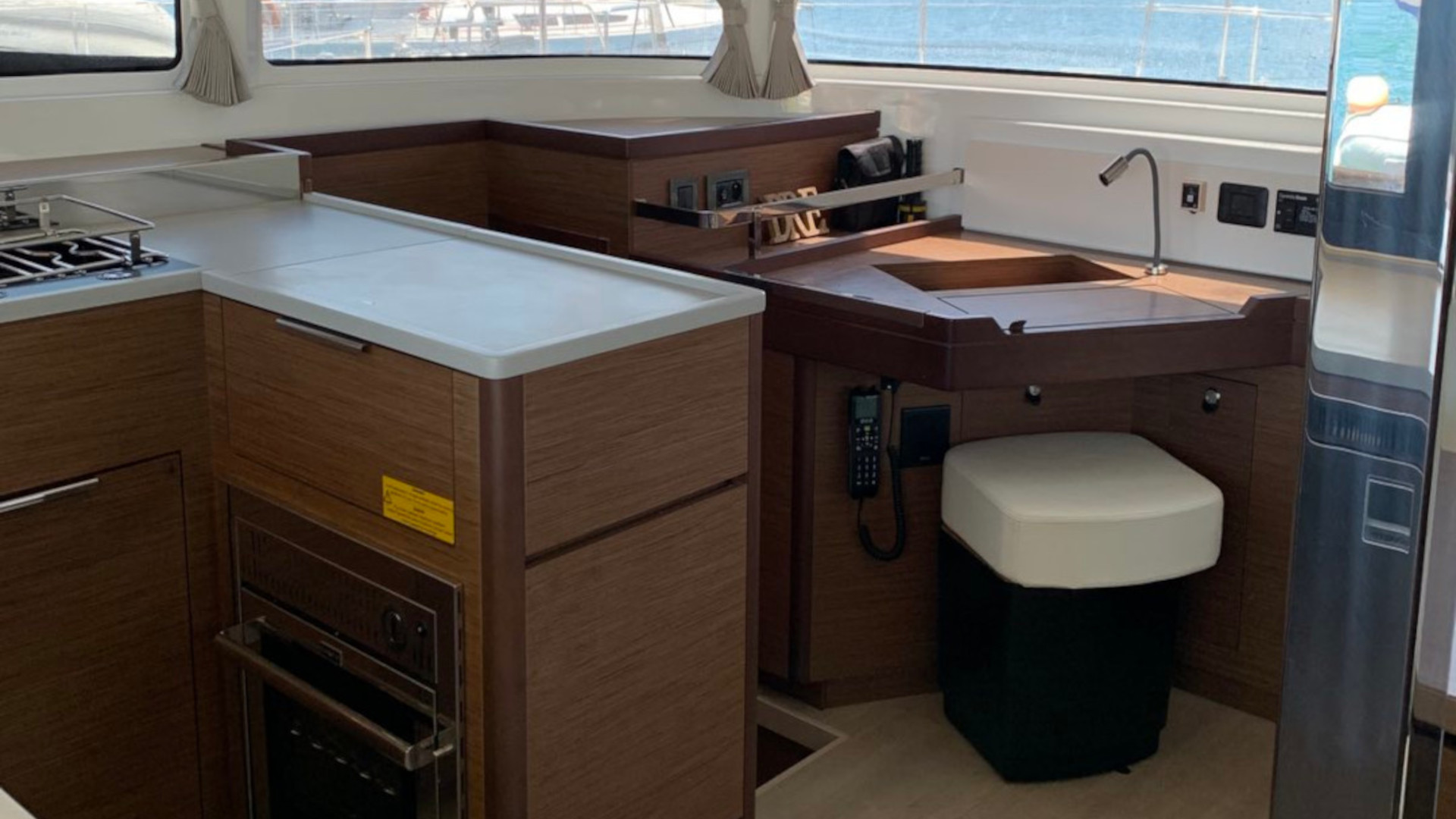 Lagoon 46 (AC, Gen, Watermaker) — photo 10