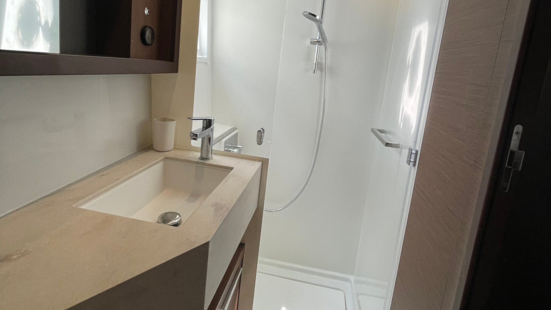 Lagoon 46 (AC, Gen, Watermaker) — photo 14