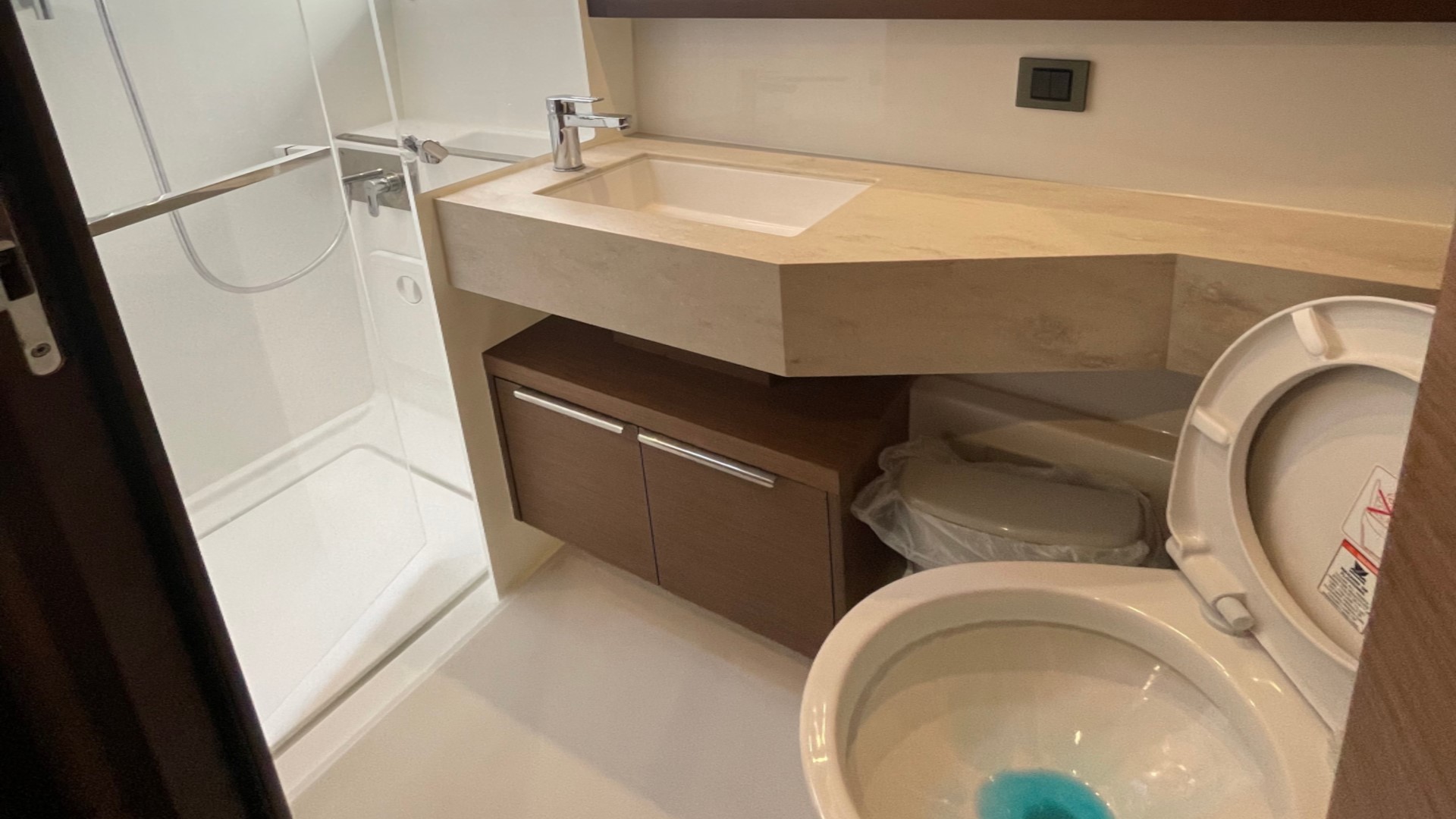Lagoon 46 (AC, Gen, Watermaker) — photo 6