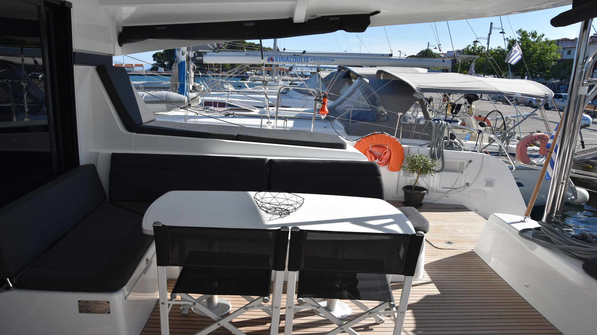 Lagoon 42 (AC, Gen, Watermaker) — photo 13