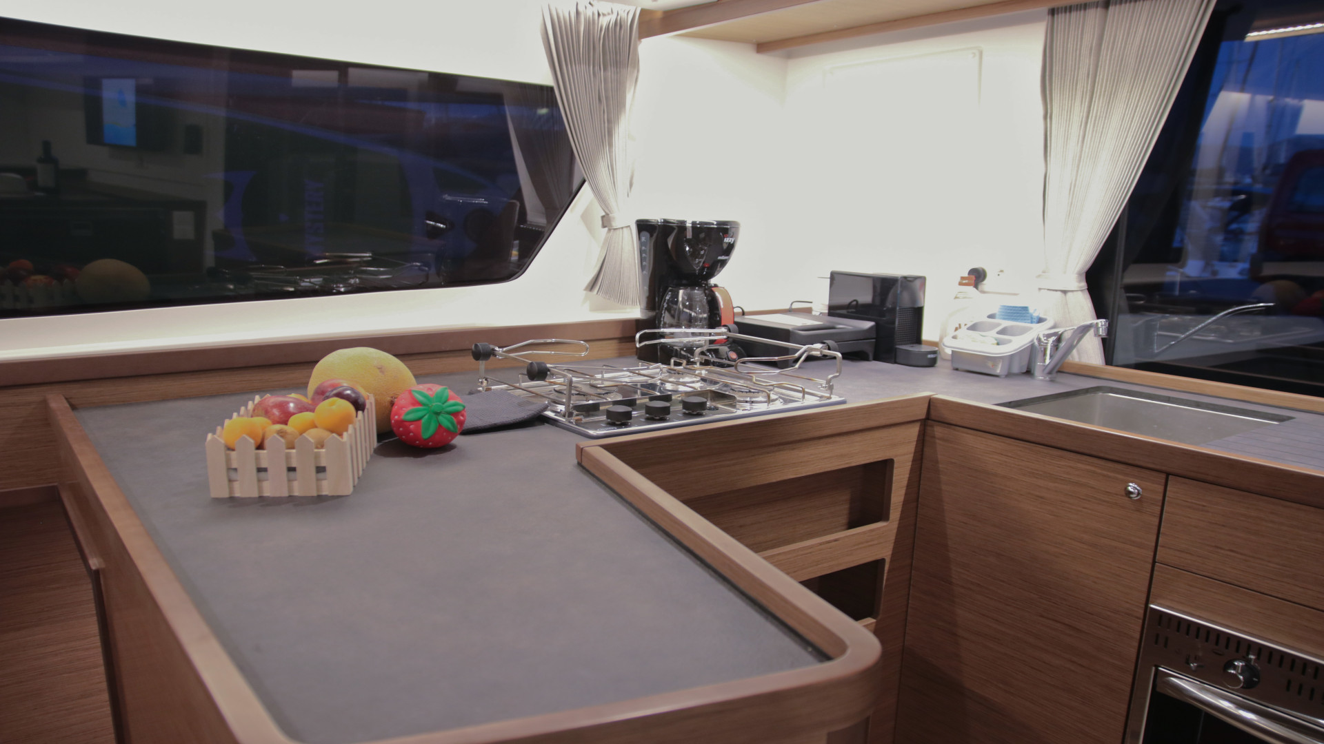 Lagoon 42 (AC, Gen, Watermaker) — photo 16