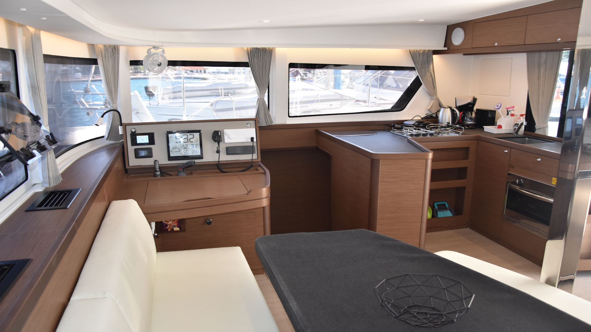 Lagoon 42 (AC, Gen, Watermaker) — photo 17