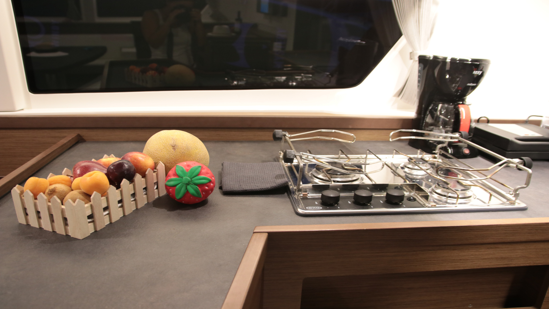 Lagoon 42 (AC, Gen, Watermaker) — photo 3