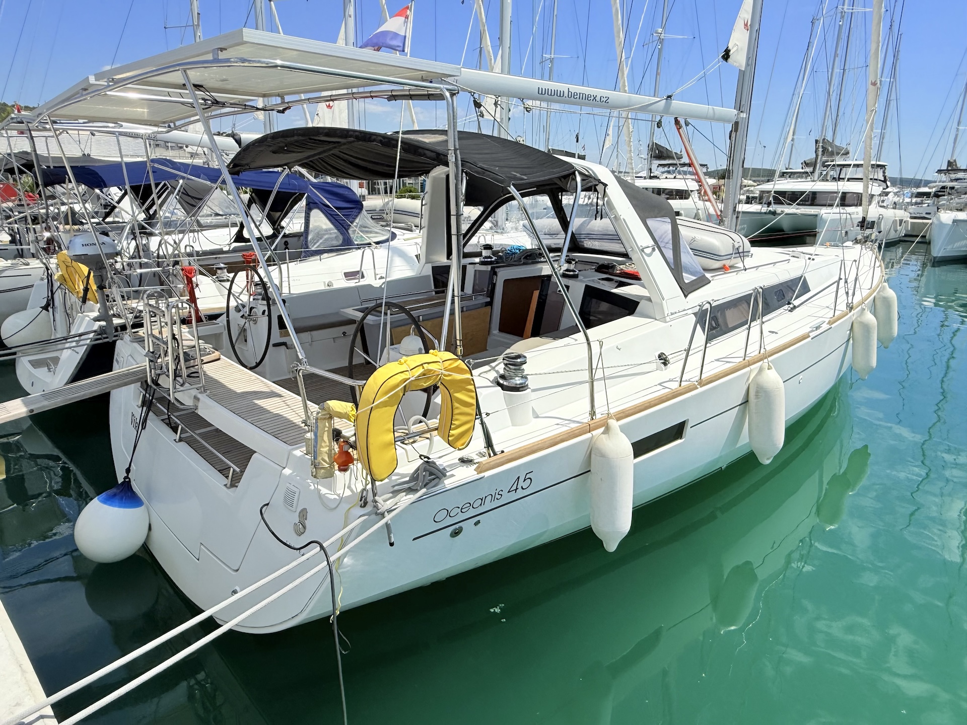 Oceanis 45 — photo 1