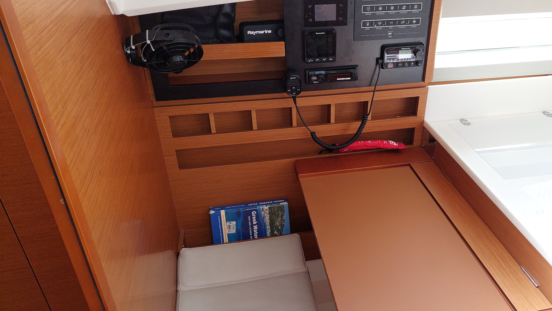 Sun Odyssey 440 (possible to be converted to 3 cabins) — photo 9