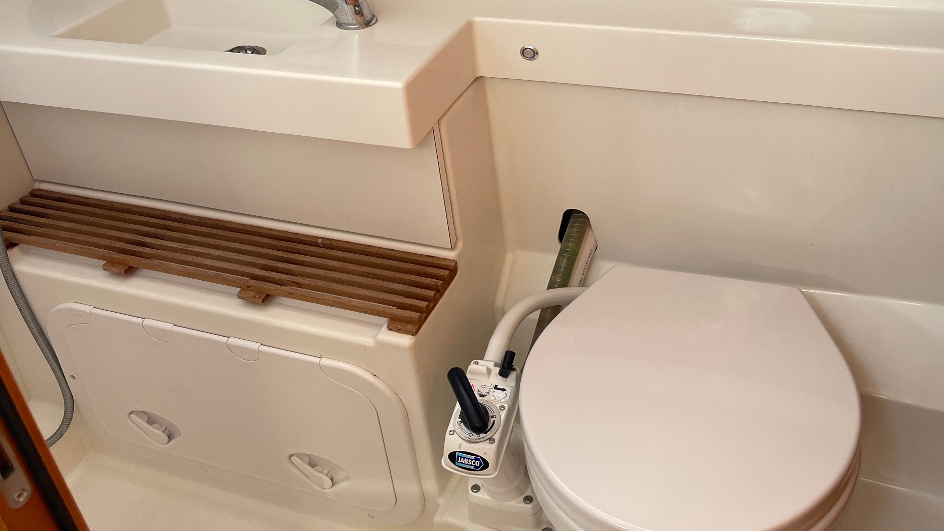Sun Odyssey 440 (possible to be converted to 3 cabins) — photo 8