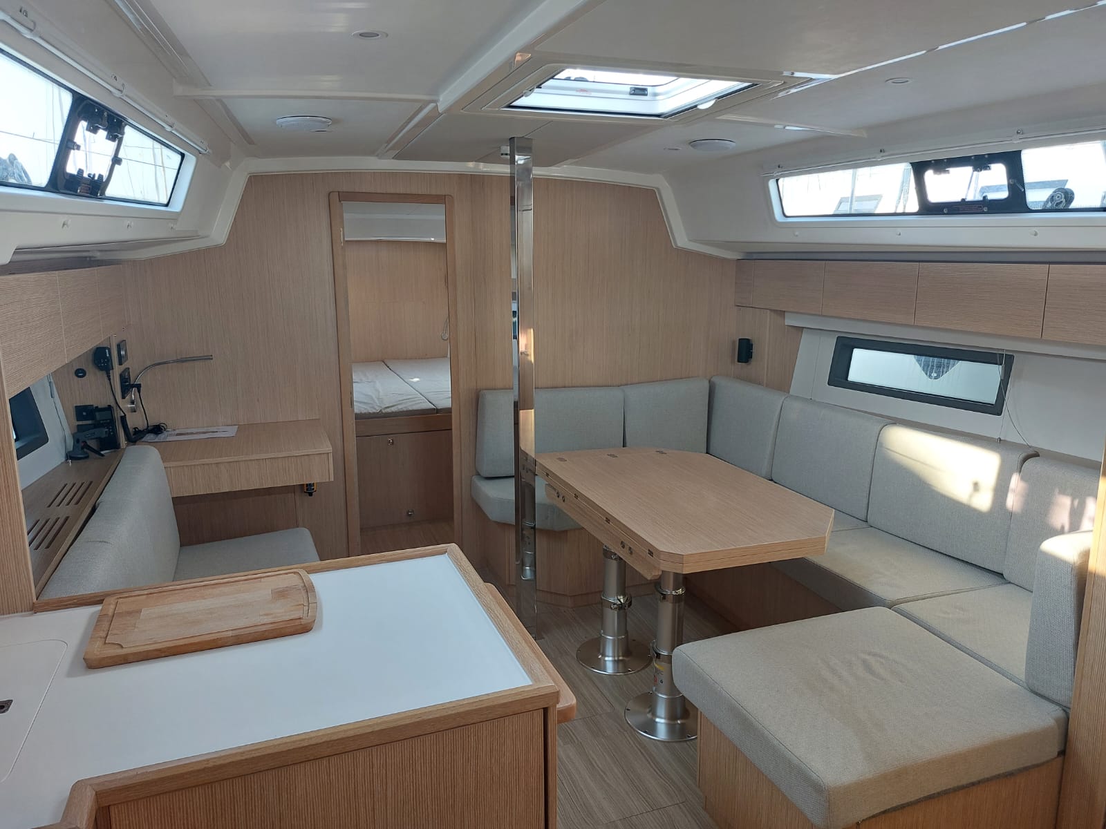 Bavaria C42 — photo 25