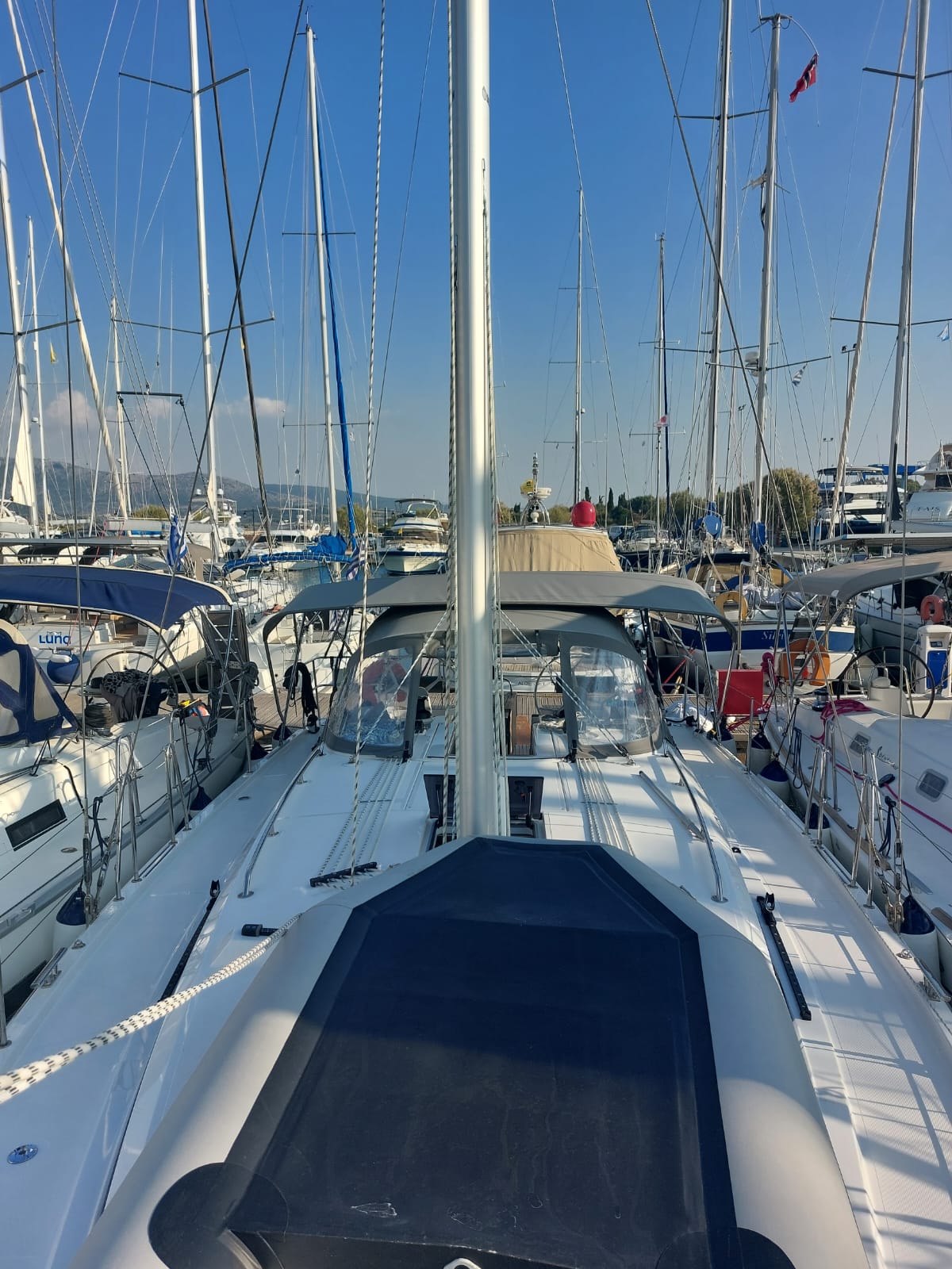Bavaria C42 — photo 9