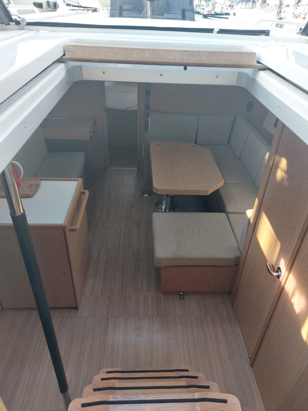 Bavaria C42 — photo 15