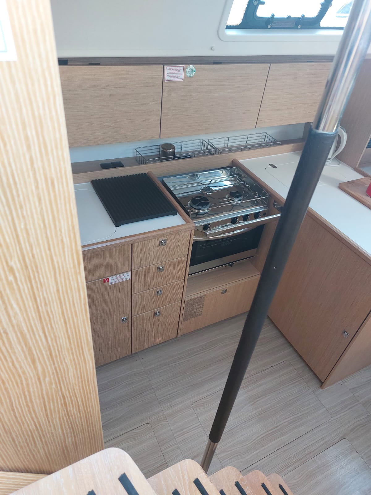 Bavaria C42 — photo 13