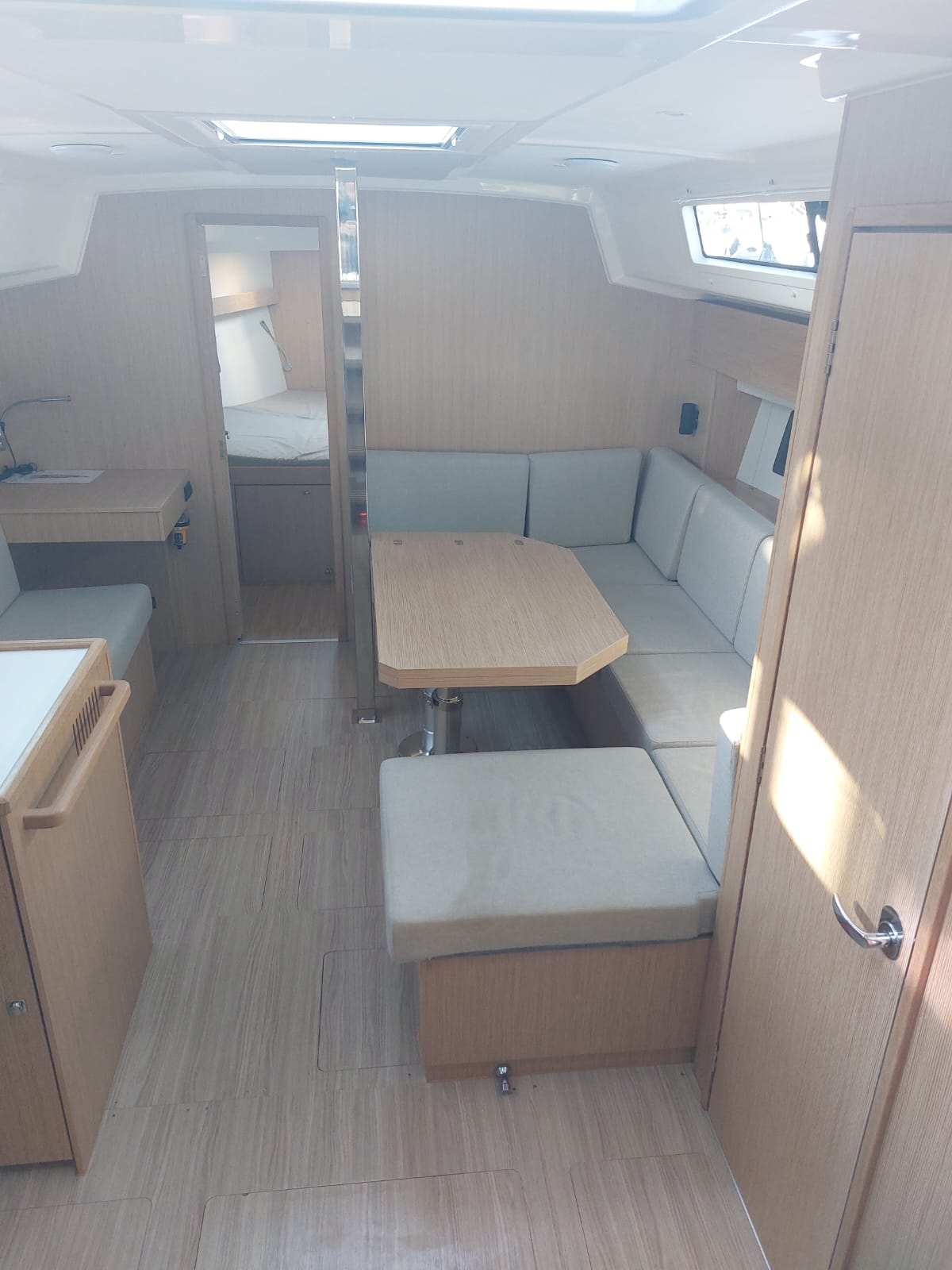 Bavaria C42 — photo 24