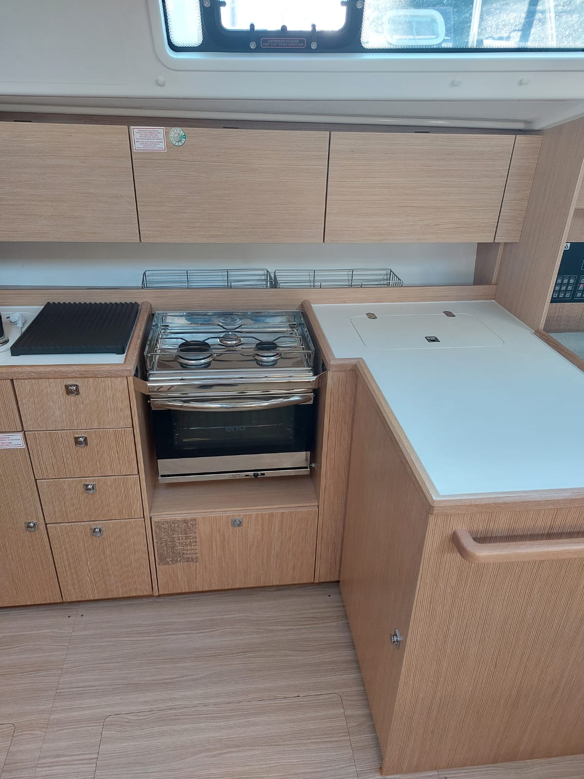 Bavaria C42 — photo 28