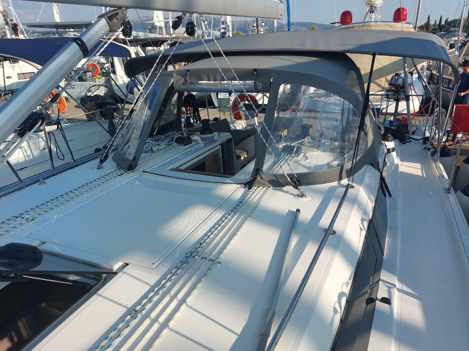 Bavaria C42 — photo 3