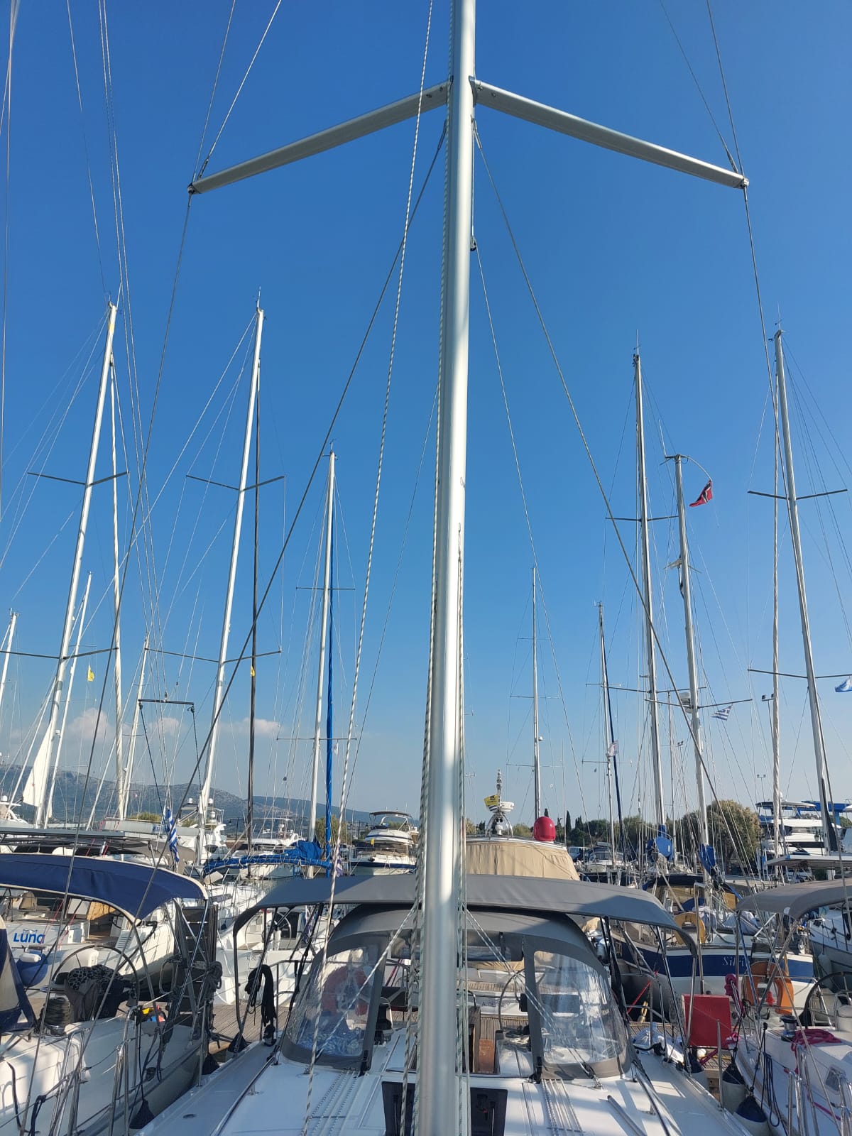 Bavaria C42 — photo 4