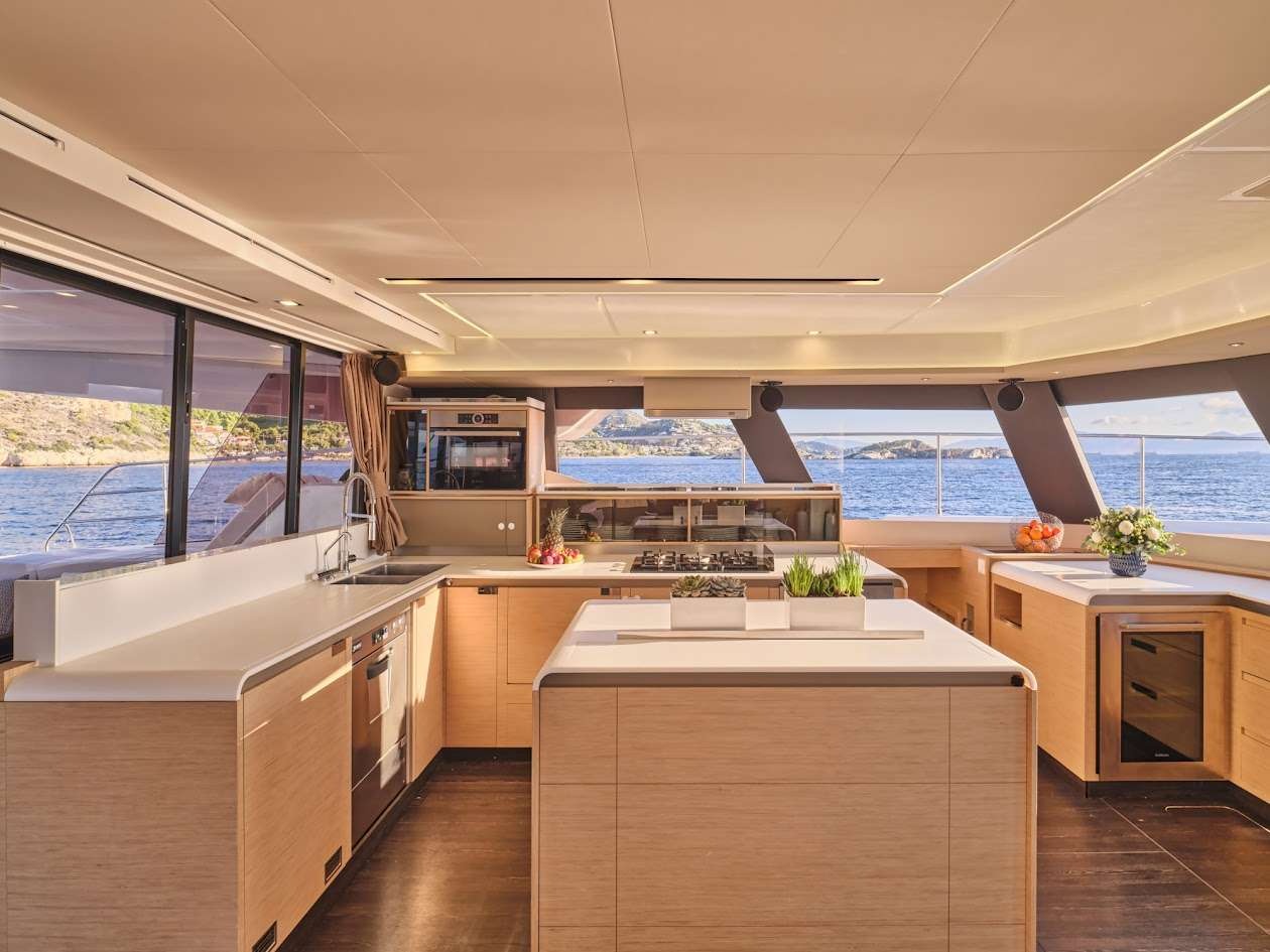 Fountaine Pajot Power Alegria 67 (5 cab) — photo 8