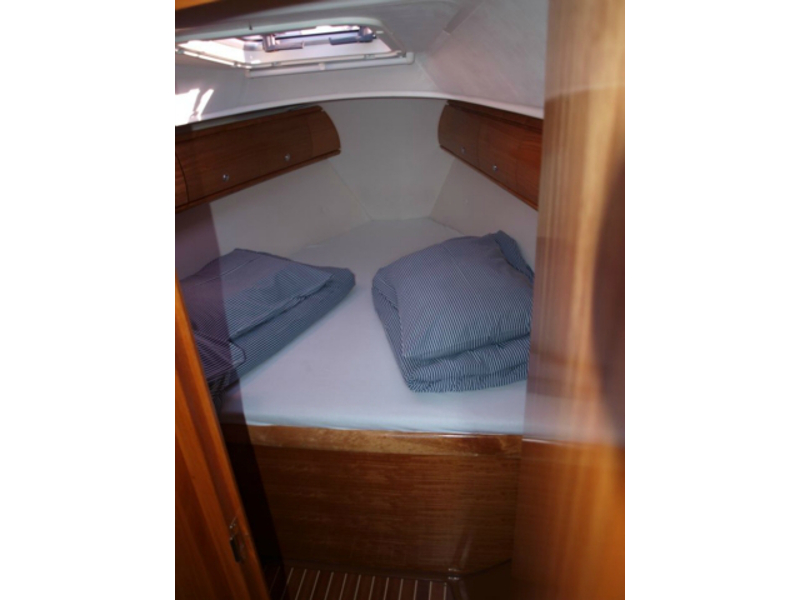 Bavaria 32 — photo 9