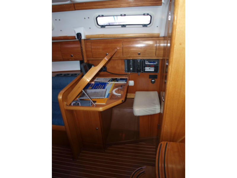Bavaria 32 — photo 16