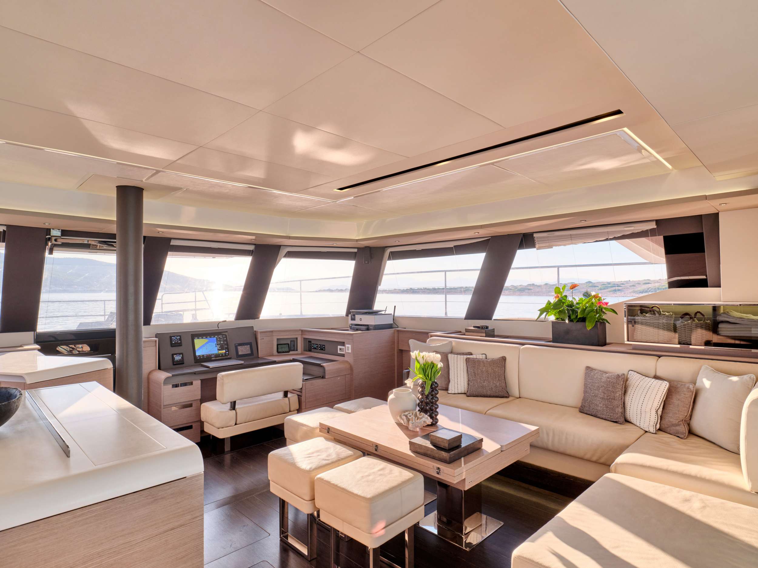 Fountaine Pajot Power Alegria 67 (5 cab) — photo 3