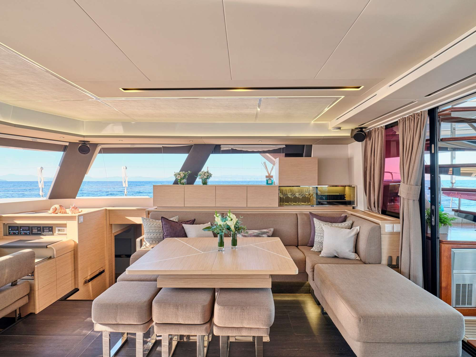 Fountaine Pajot Alegria 67 (5 cab) — photo 8