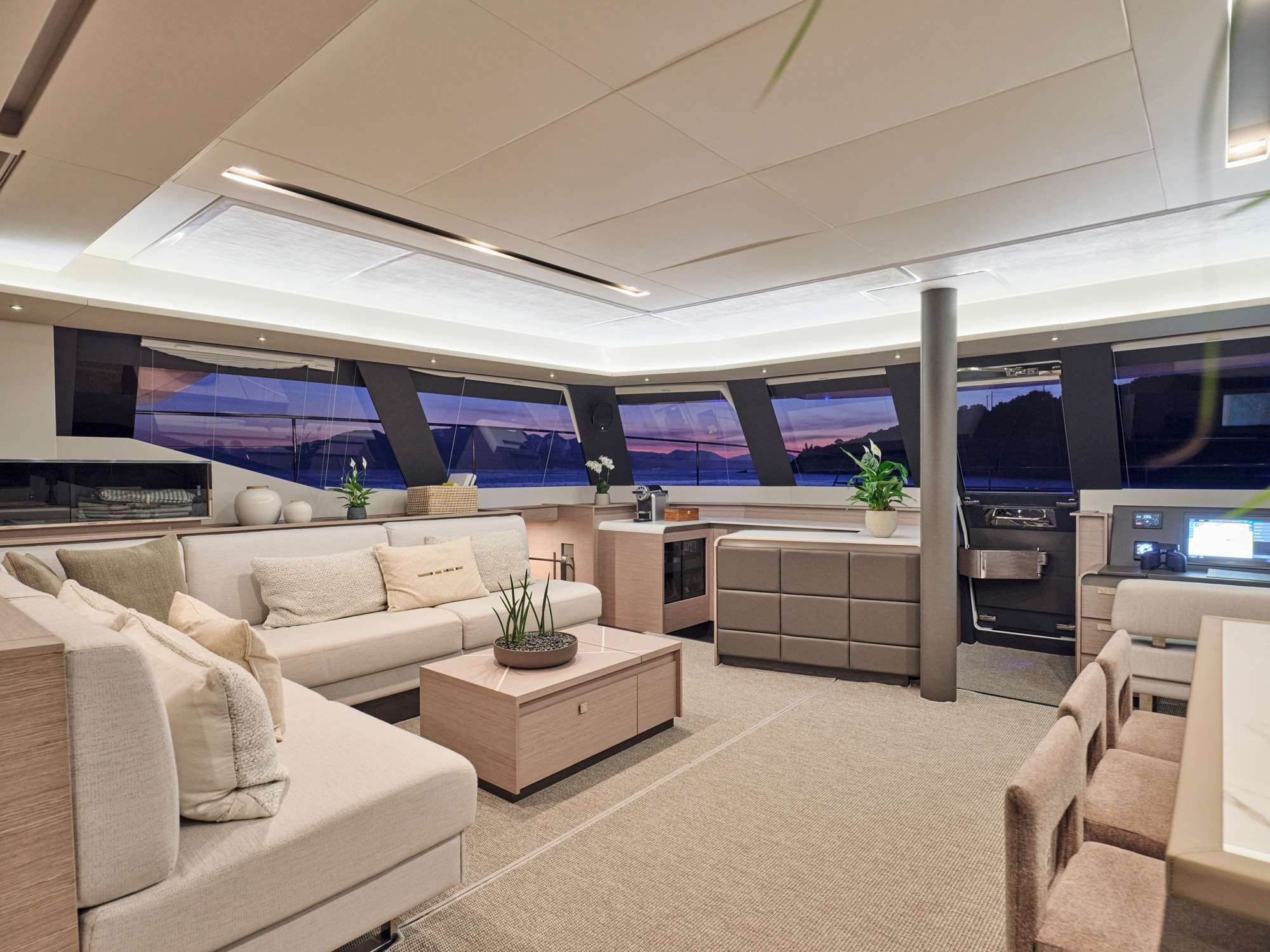 Fountaine Pajot Power Alegria 67 (4 cab) — photo 6