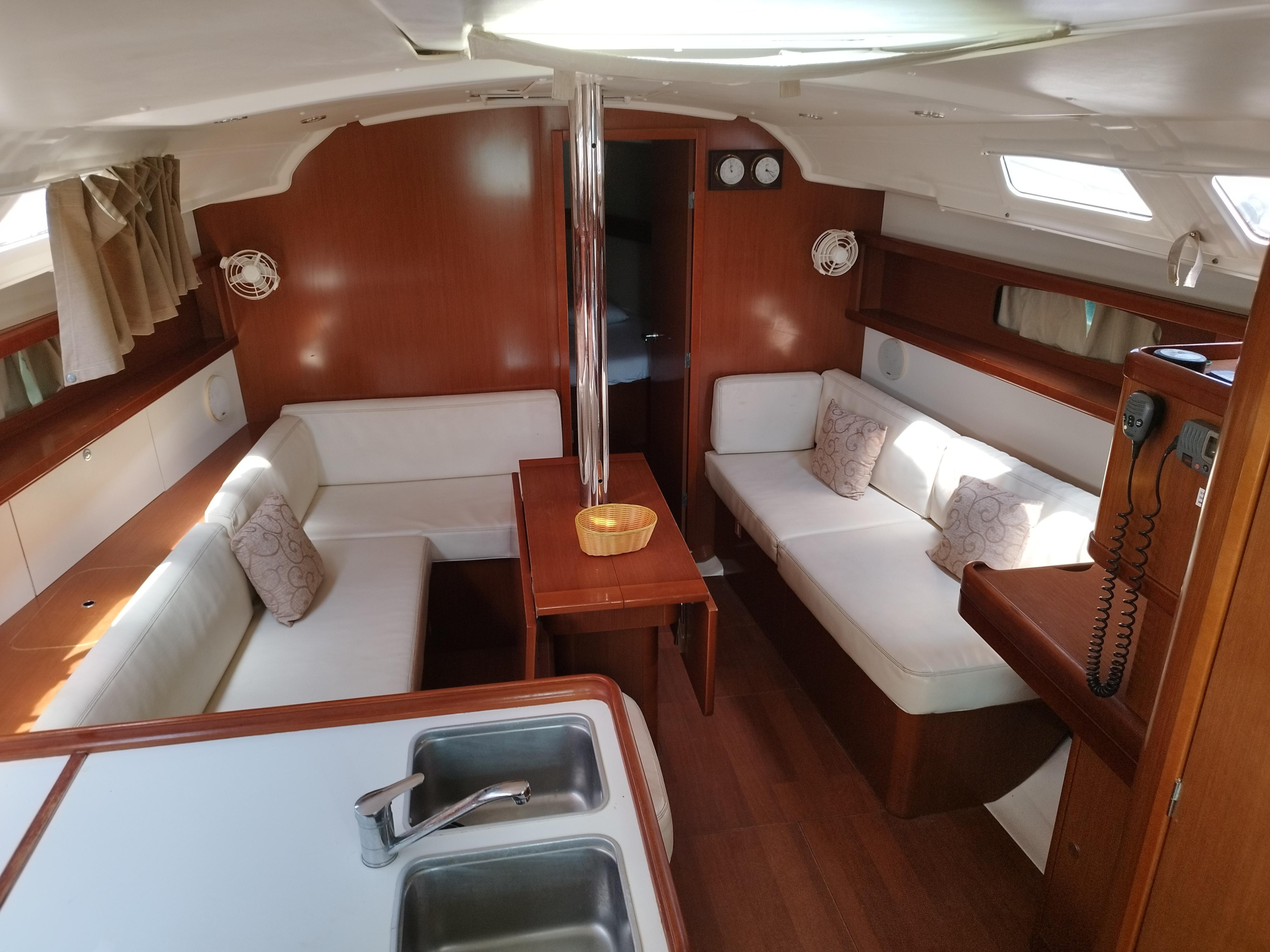 Oceanis 37 — photo 8
