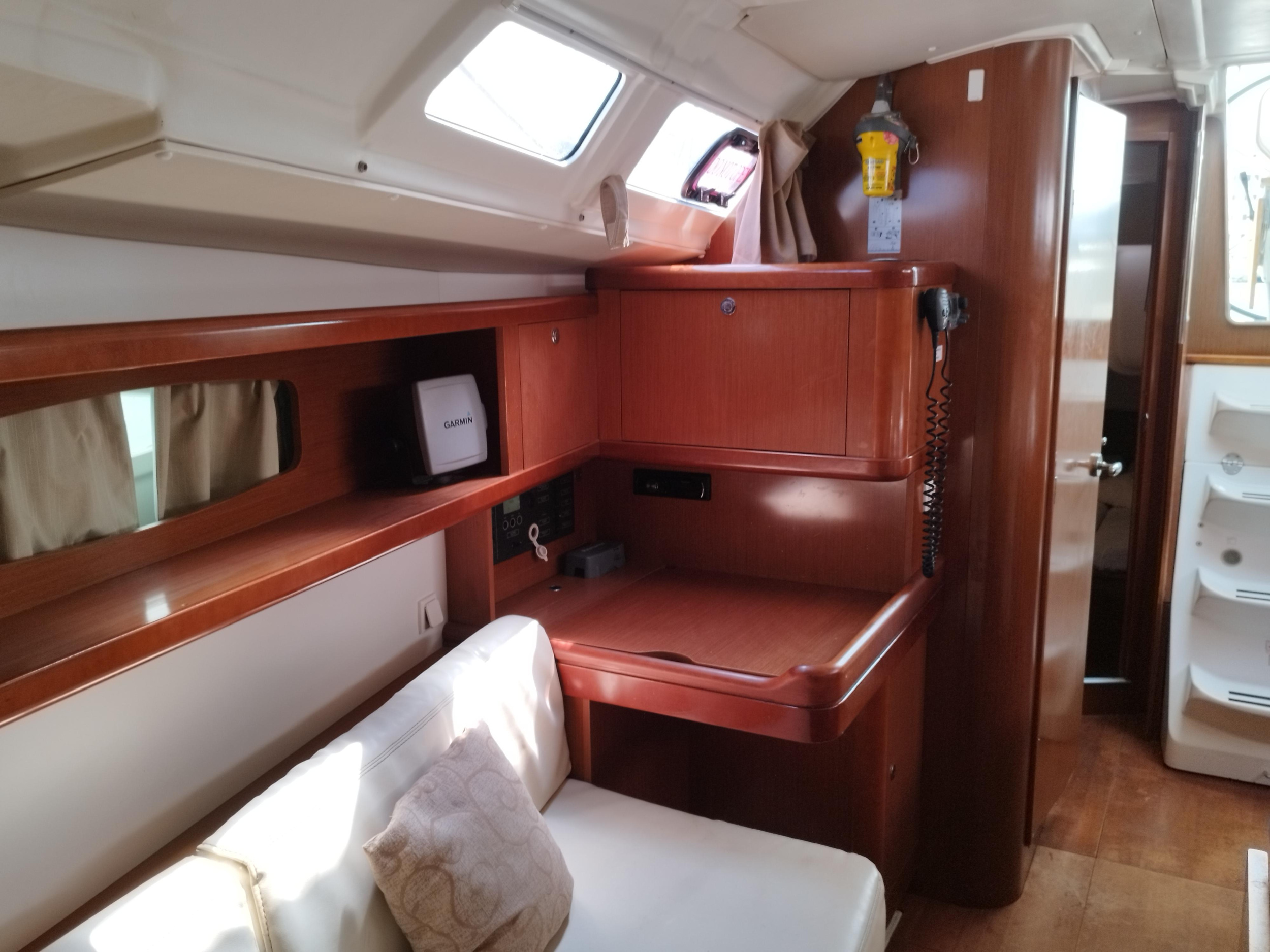 Oceanis 37 — photo 4
