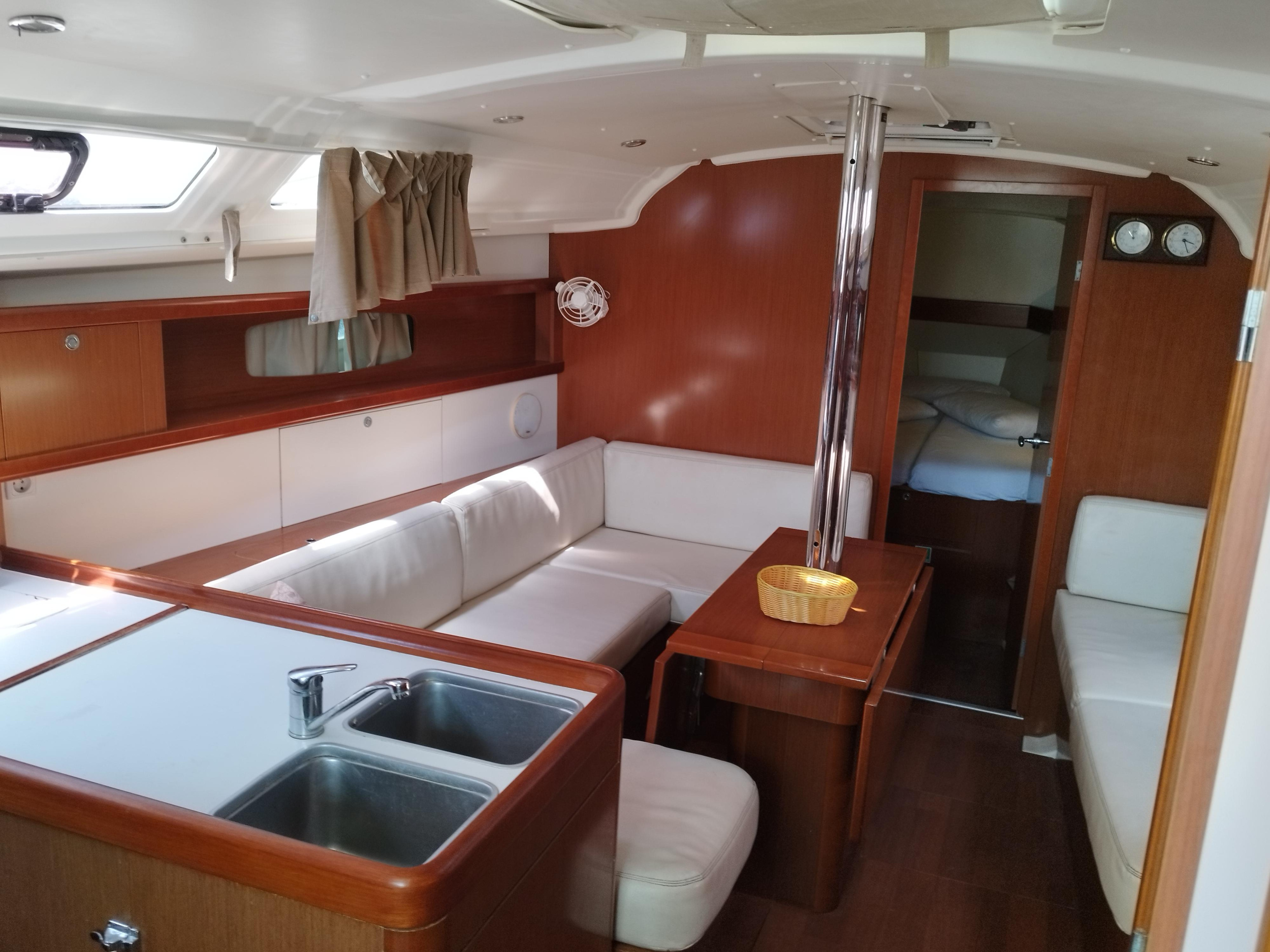 Oceanis 37 — photo 6