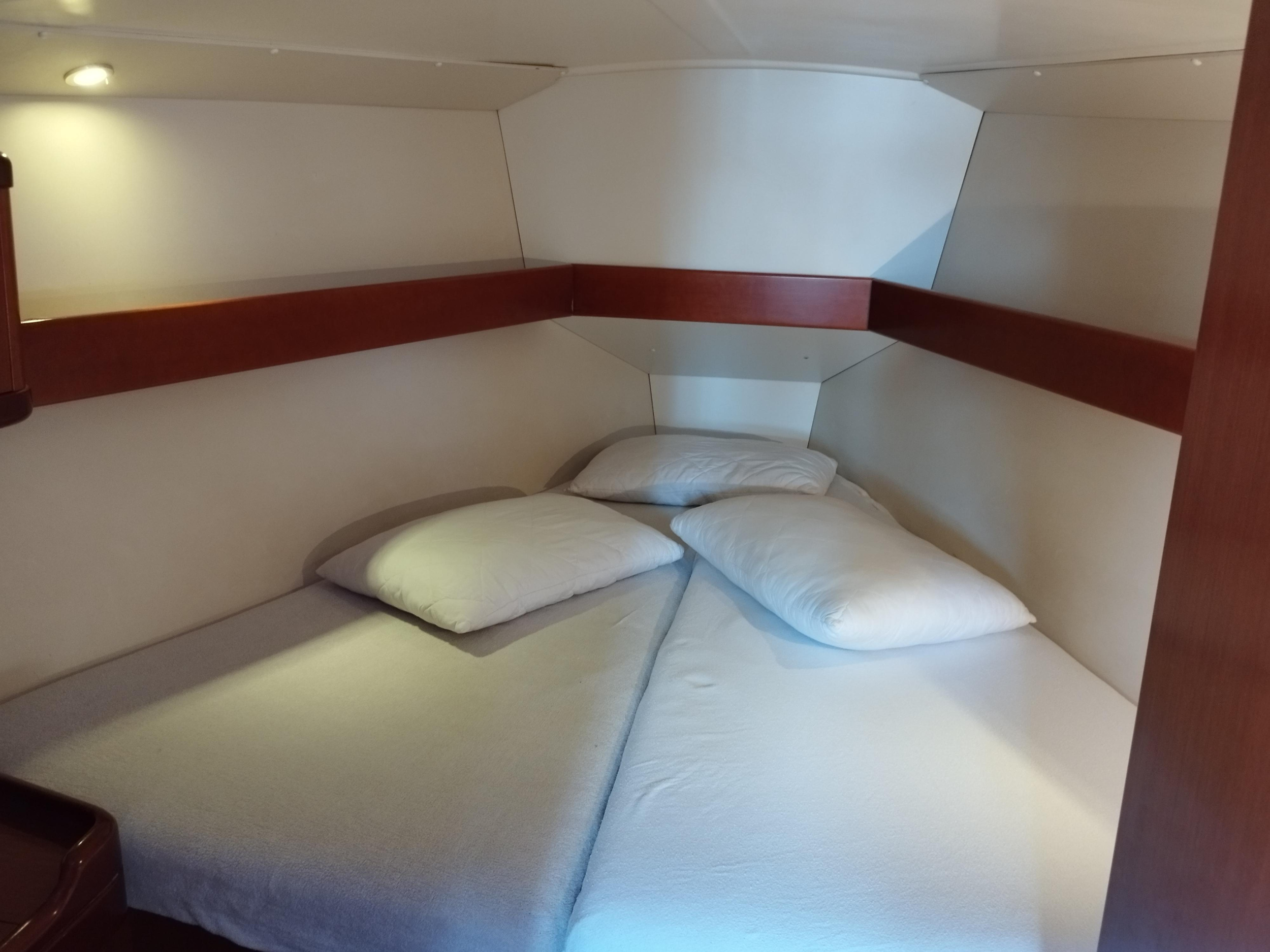 Oceanis 37 — photo 14