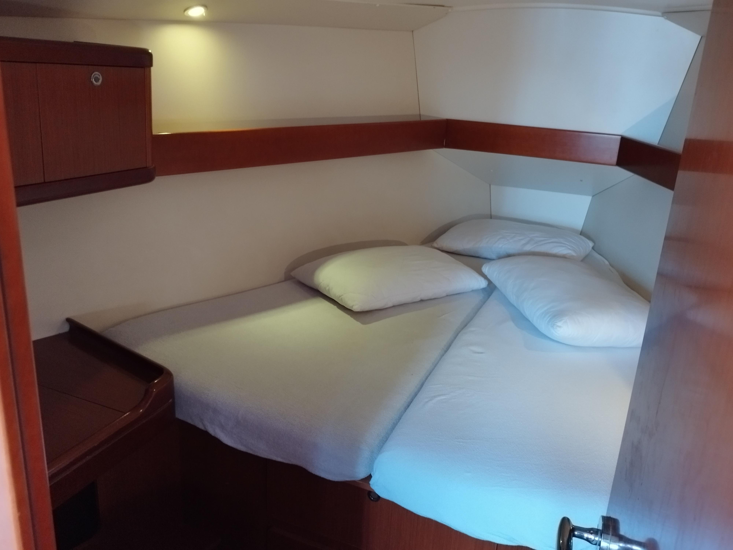 Oceanis 37 — photo 16