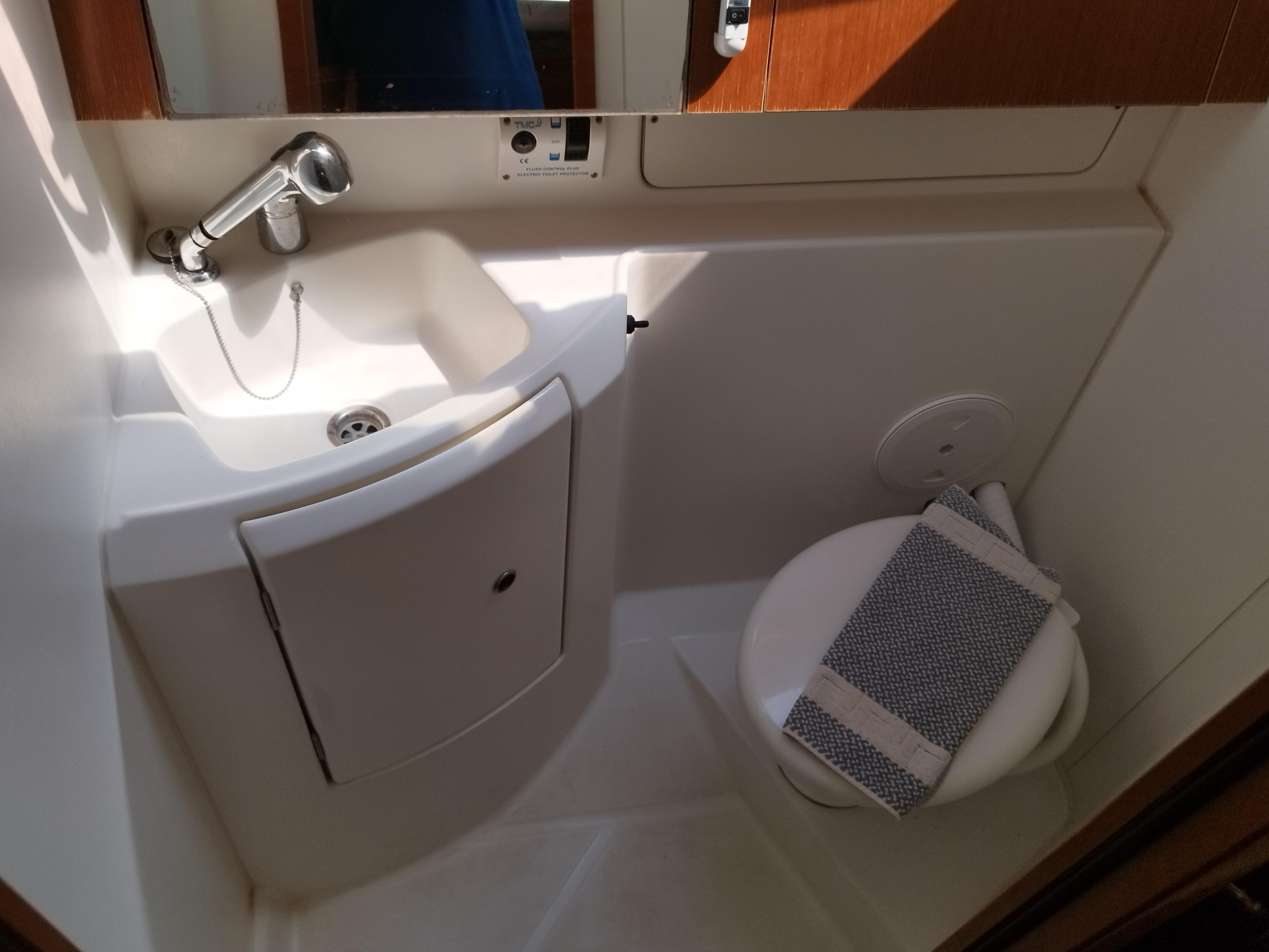 Oceanis 37 — photo 12