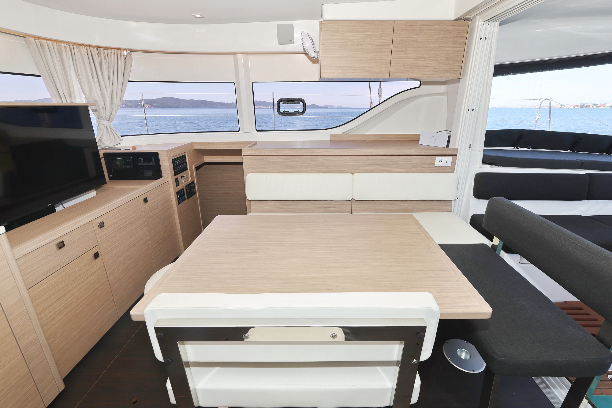 Lagoon 43 — photo 22