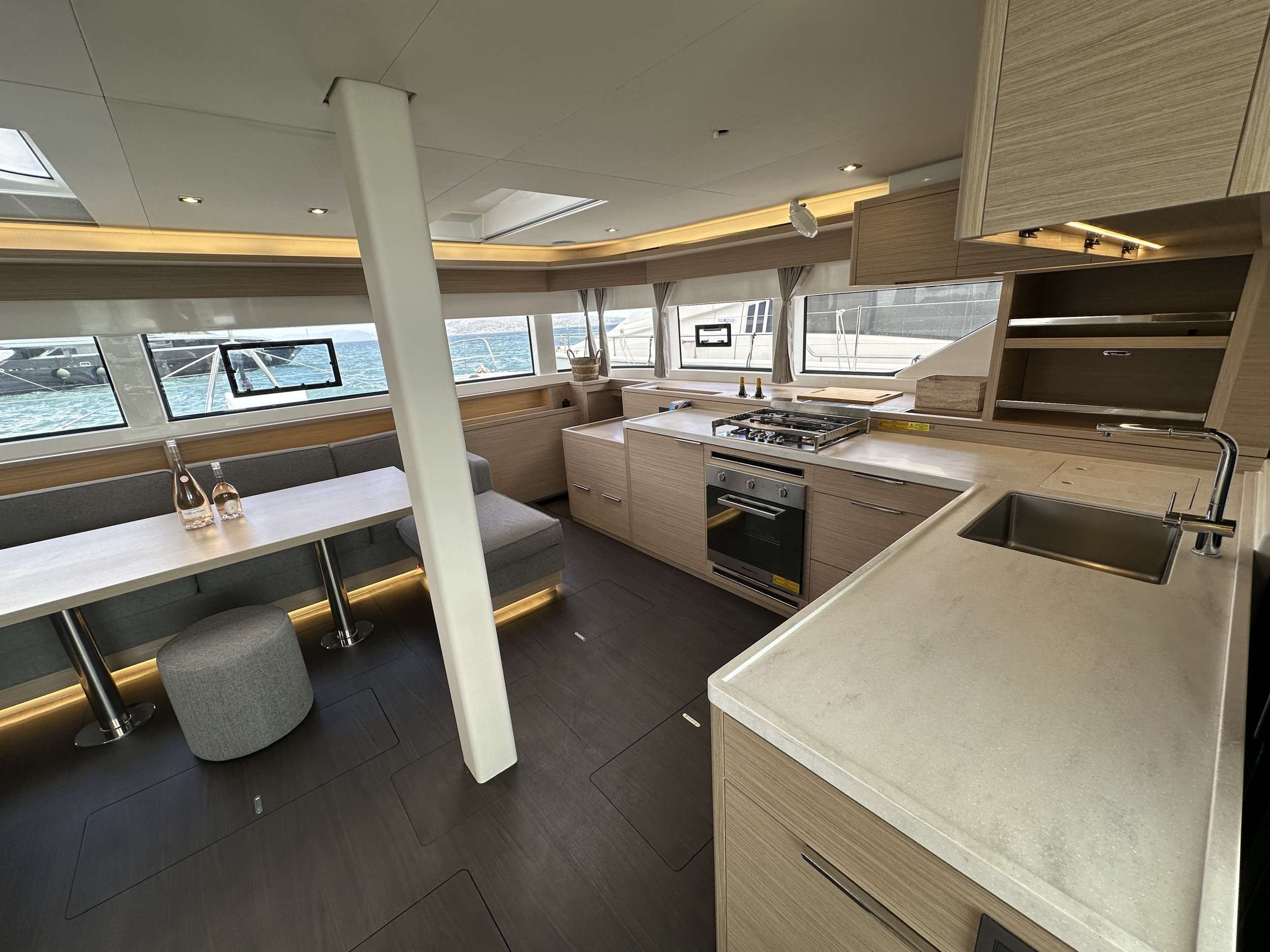 Lagoon 55 — photo 10