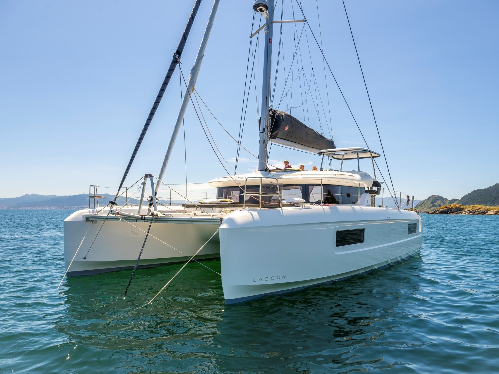 Lagoon 43 — photo 1