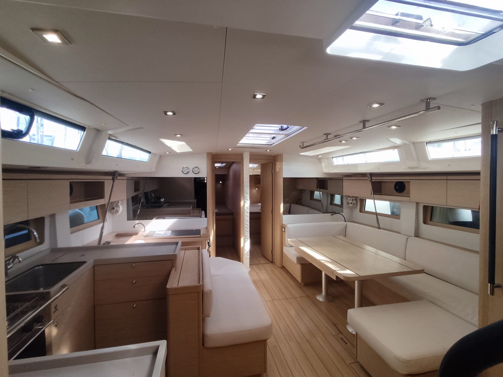 Oceanis 51.1 — photo 28