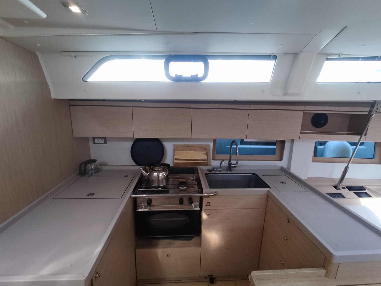 Oceanis 51.1 — photo 26