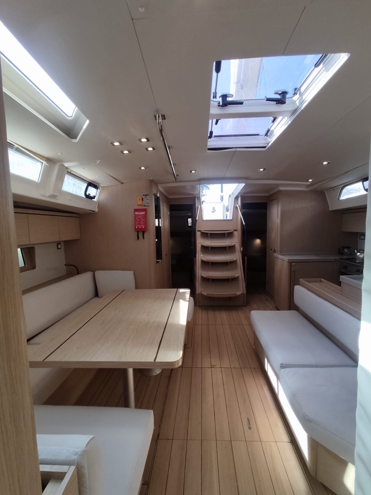 Oceanis 51.1 — photo 23