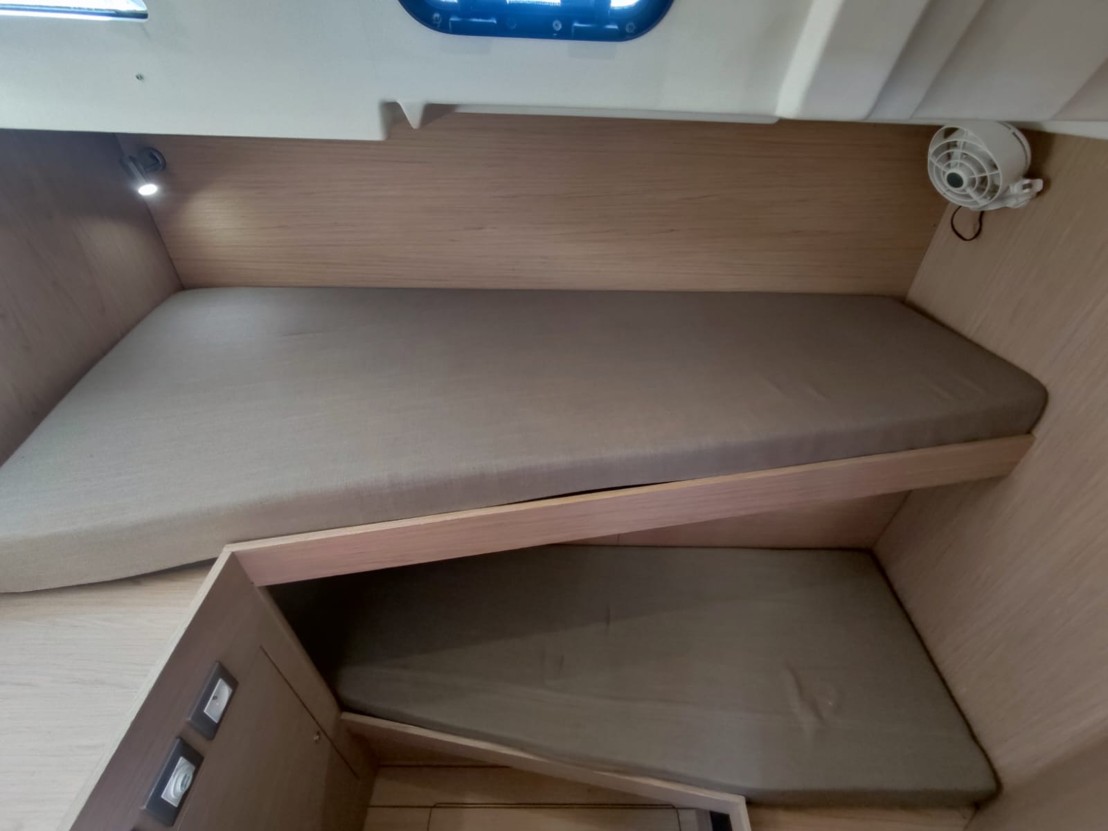 Oceanis 51.1 — photo 12