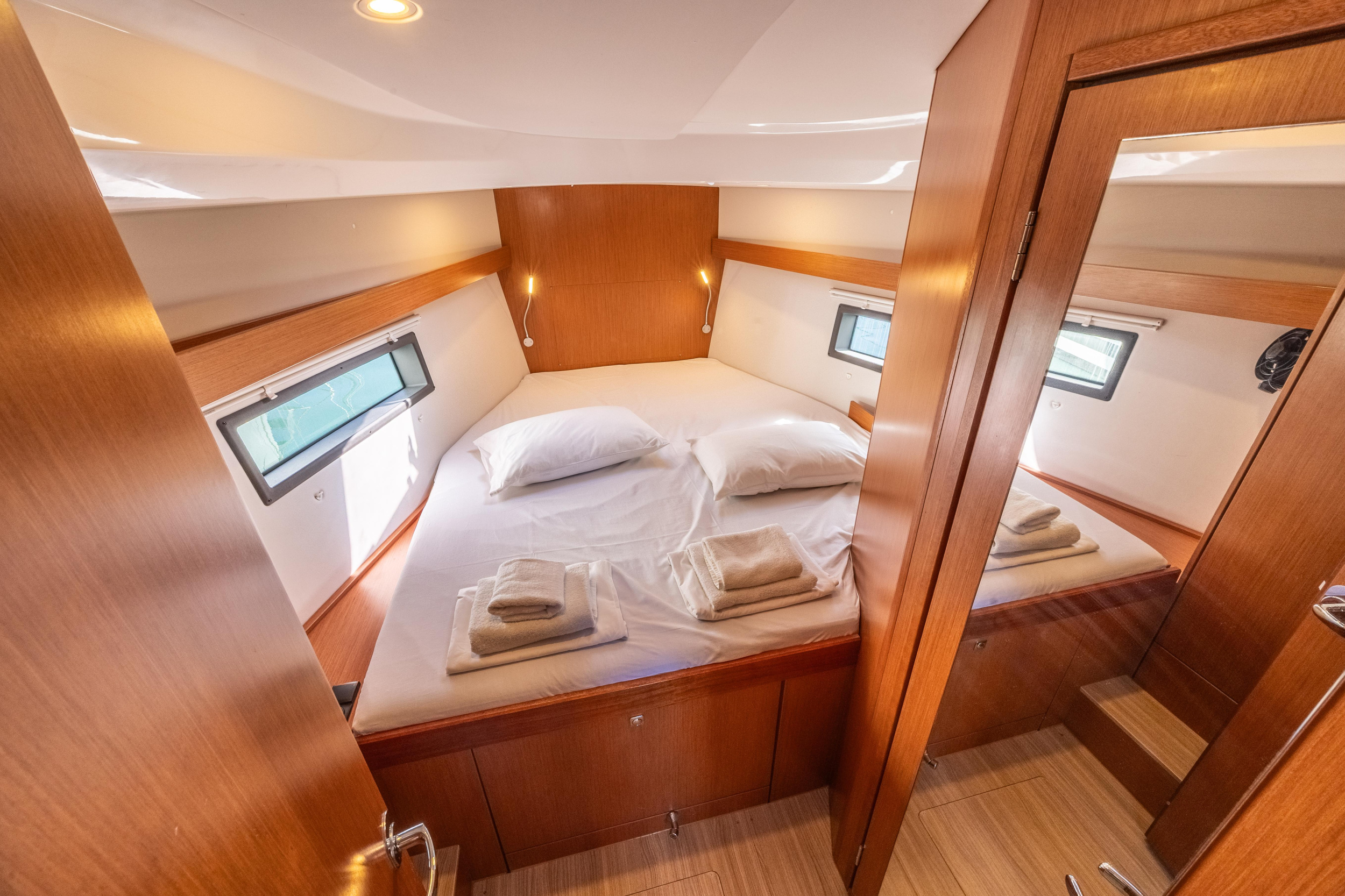 Bavaria C42 — photo 40