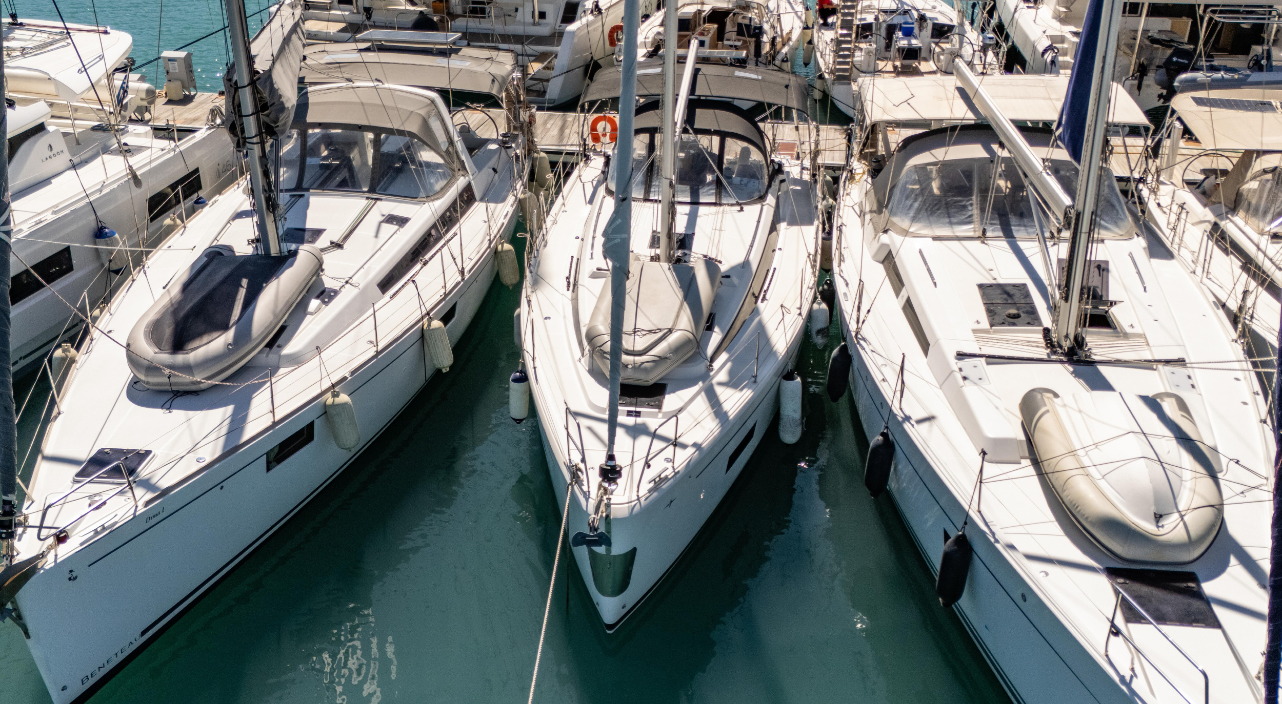 Bavaria C42 — photo 9