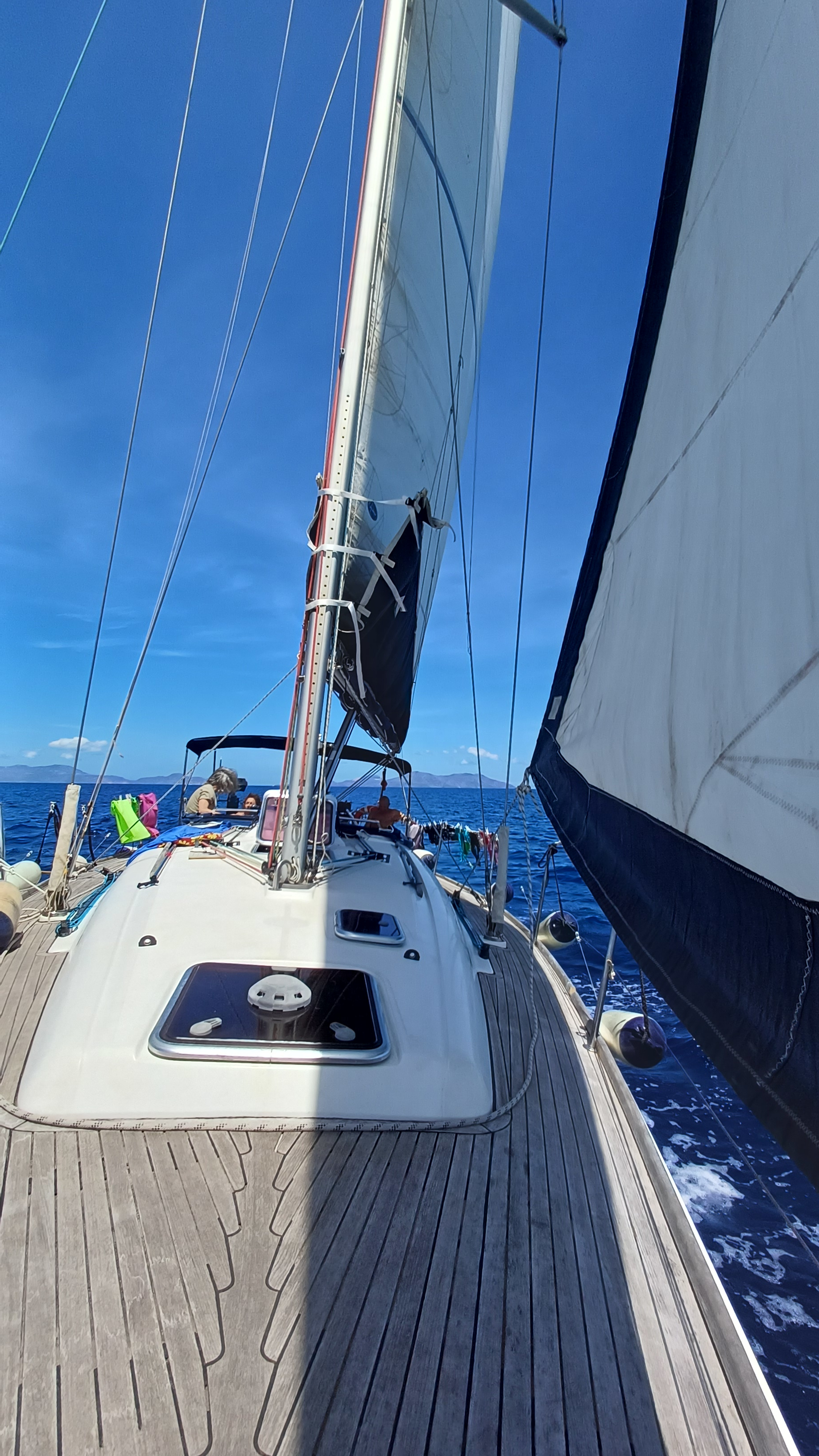 Dufour 40 Performance — photo 10