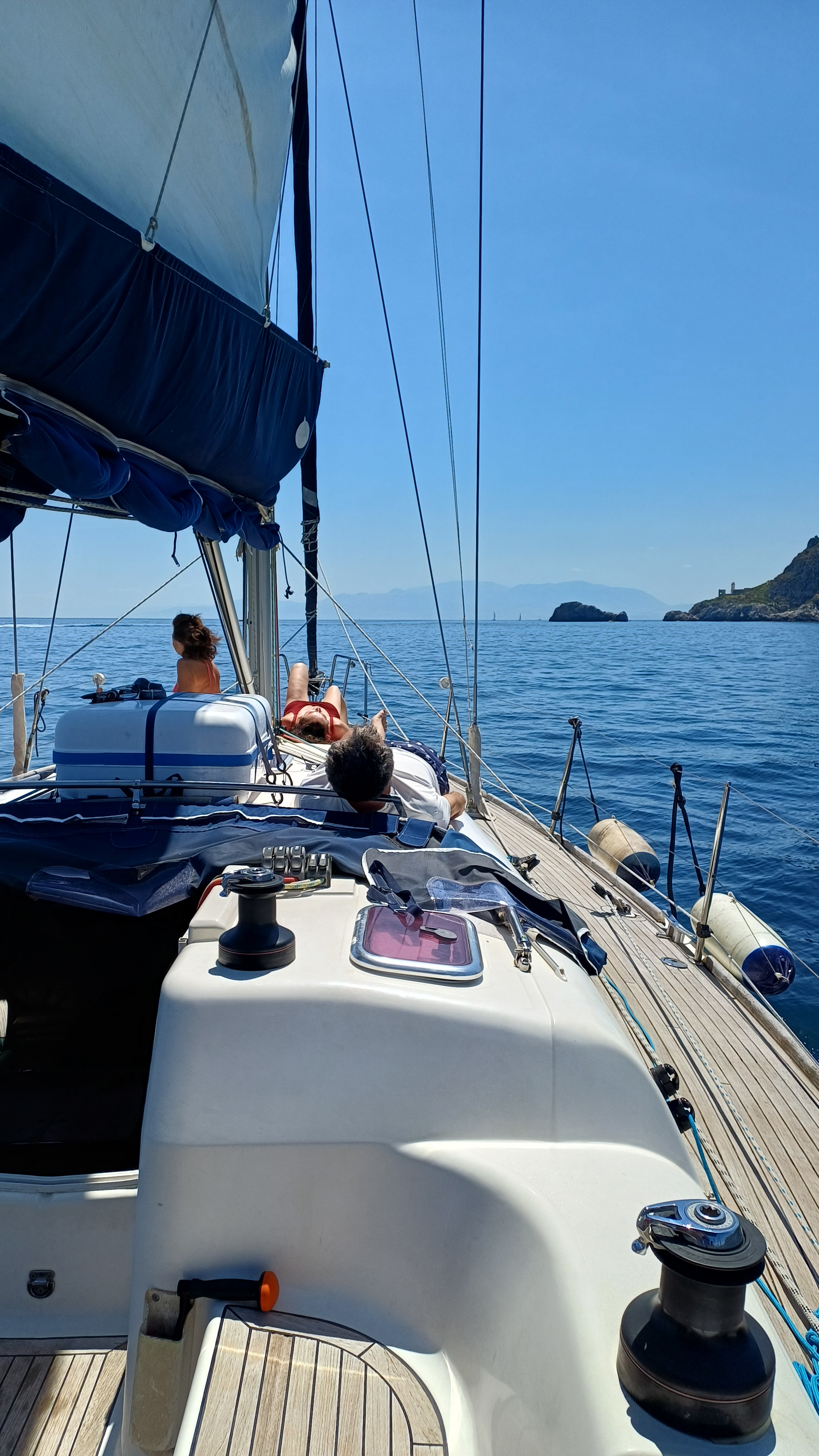 Dufour 40 Performance — photo 16