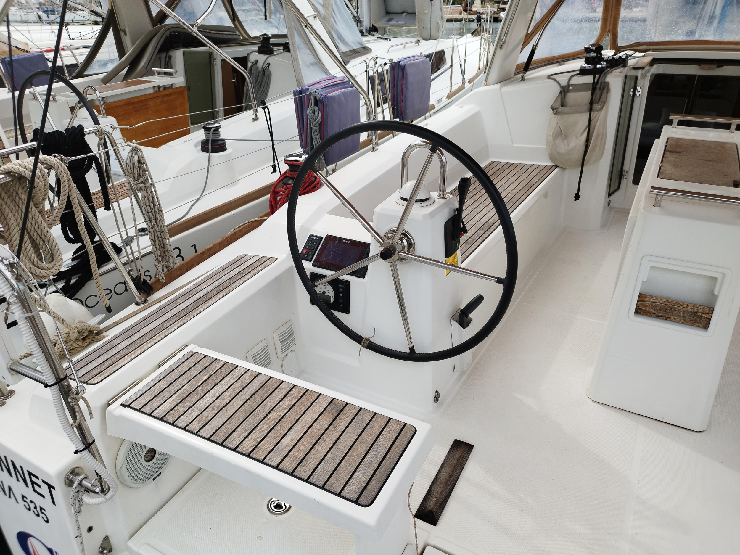 Oceanis 38.1 — photo 11
